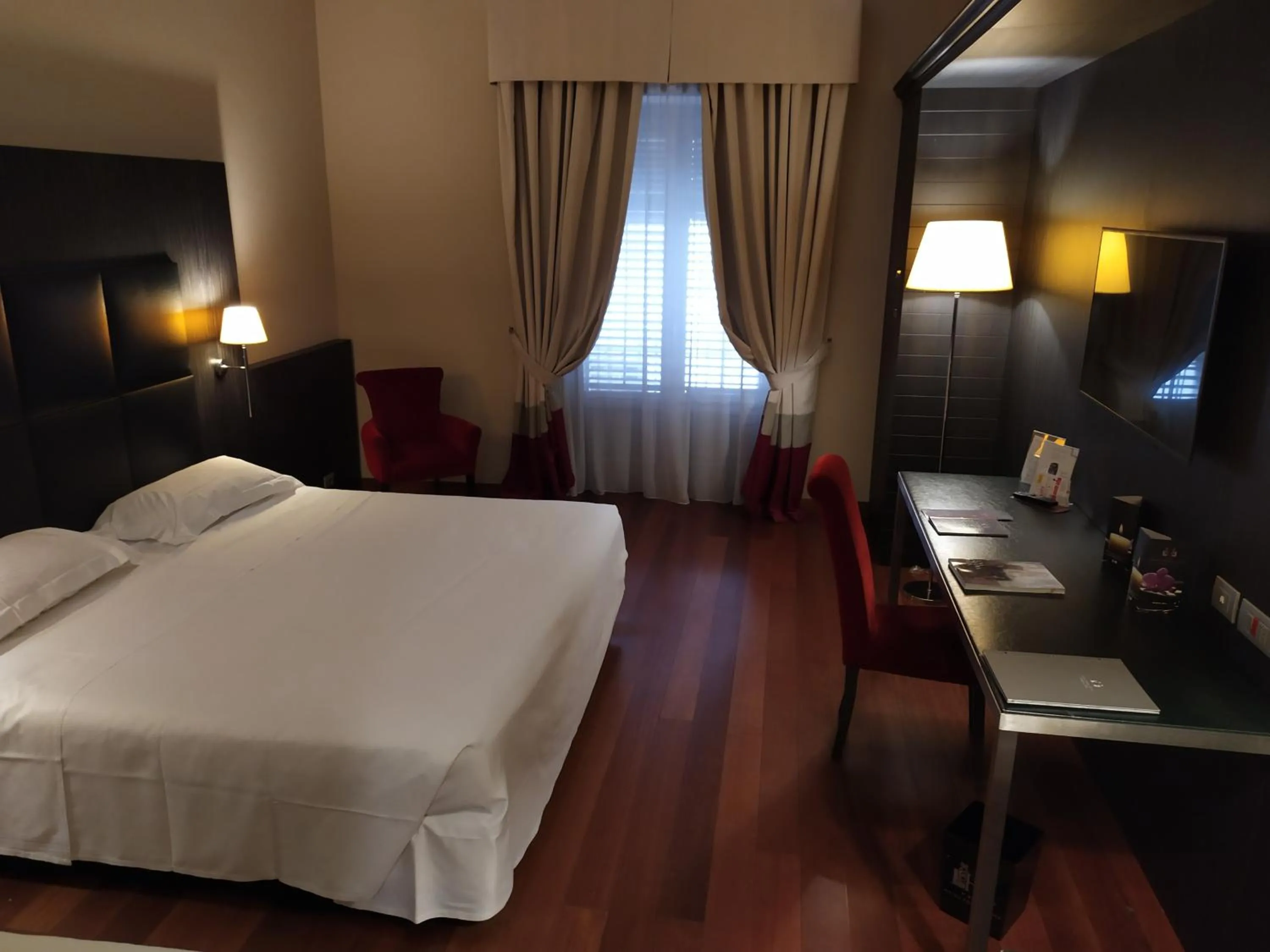 Bedroom, Bed in Hotel Porta Felice & Spa