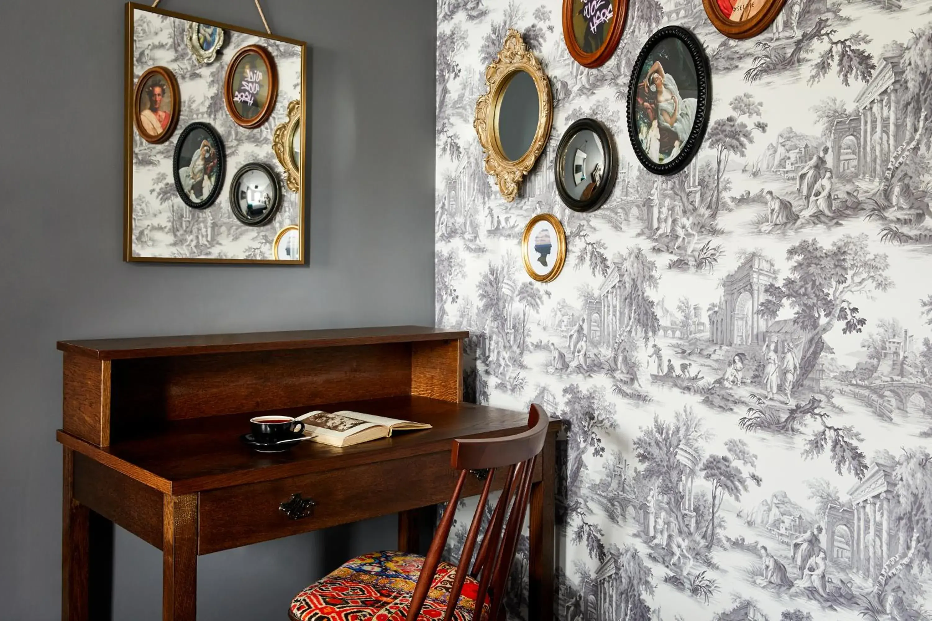 Bedroom in Hotel Indigo - Stratford Upon Avon by IHG Bedroom in Hotel Indigo - Stratford Upon Avon by IHG