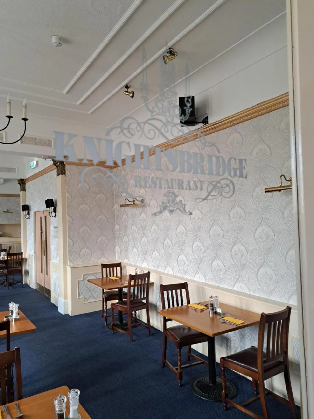 Restaurant/places to eat in Scarisbrick Hotel