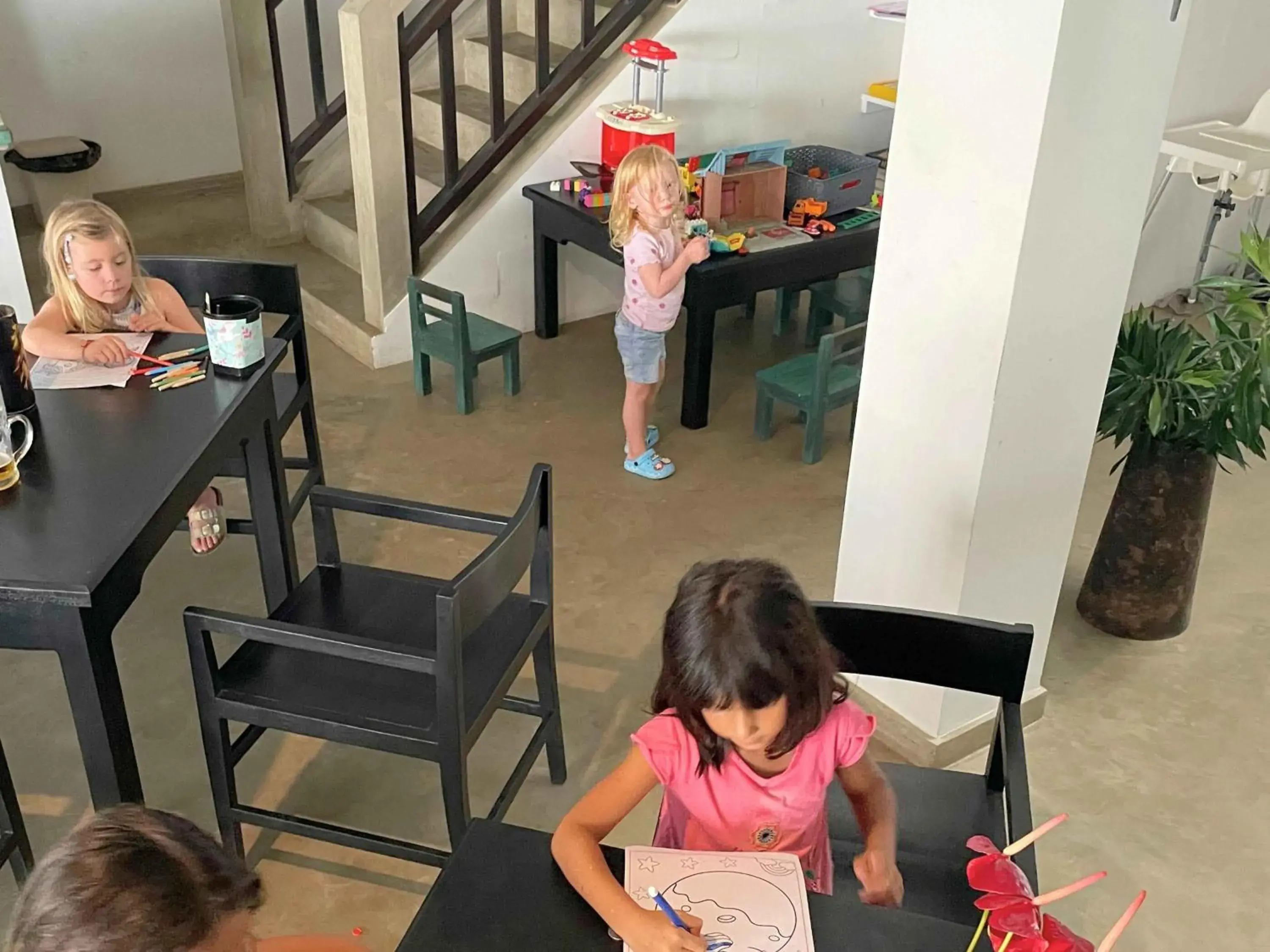 Restaurant/places to eat in At Ease Beach Hotel Restaurant/places to eat in At Ease Beach Hotel