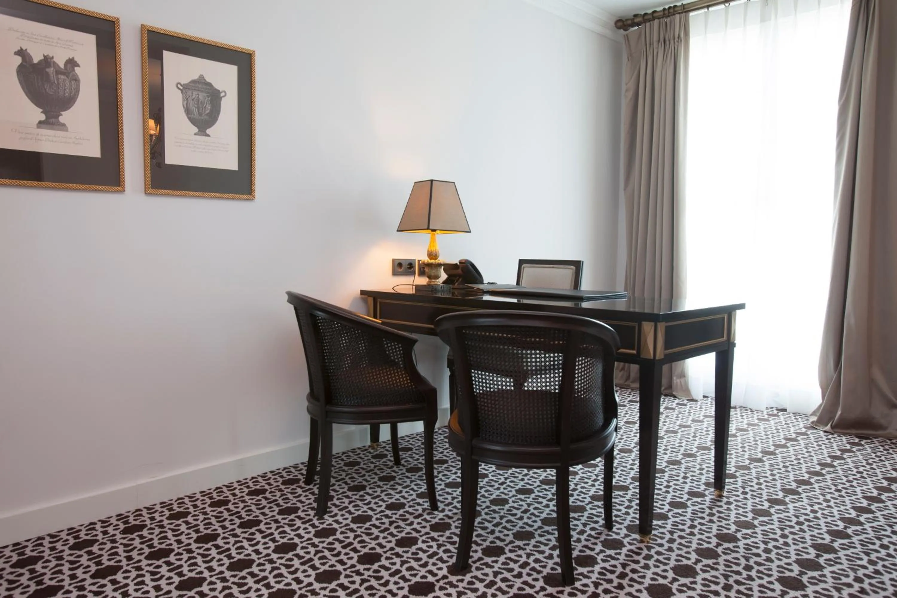 Seating area in Palm Camayenne