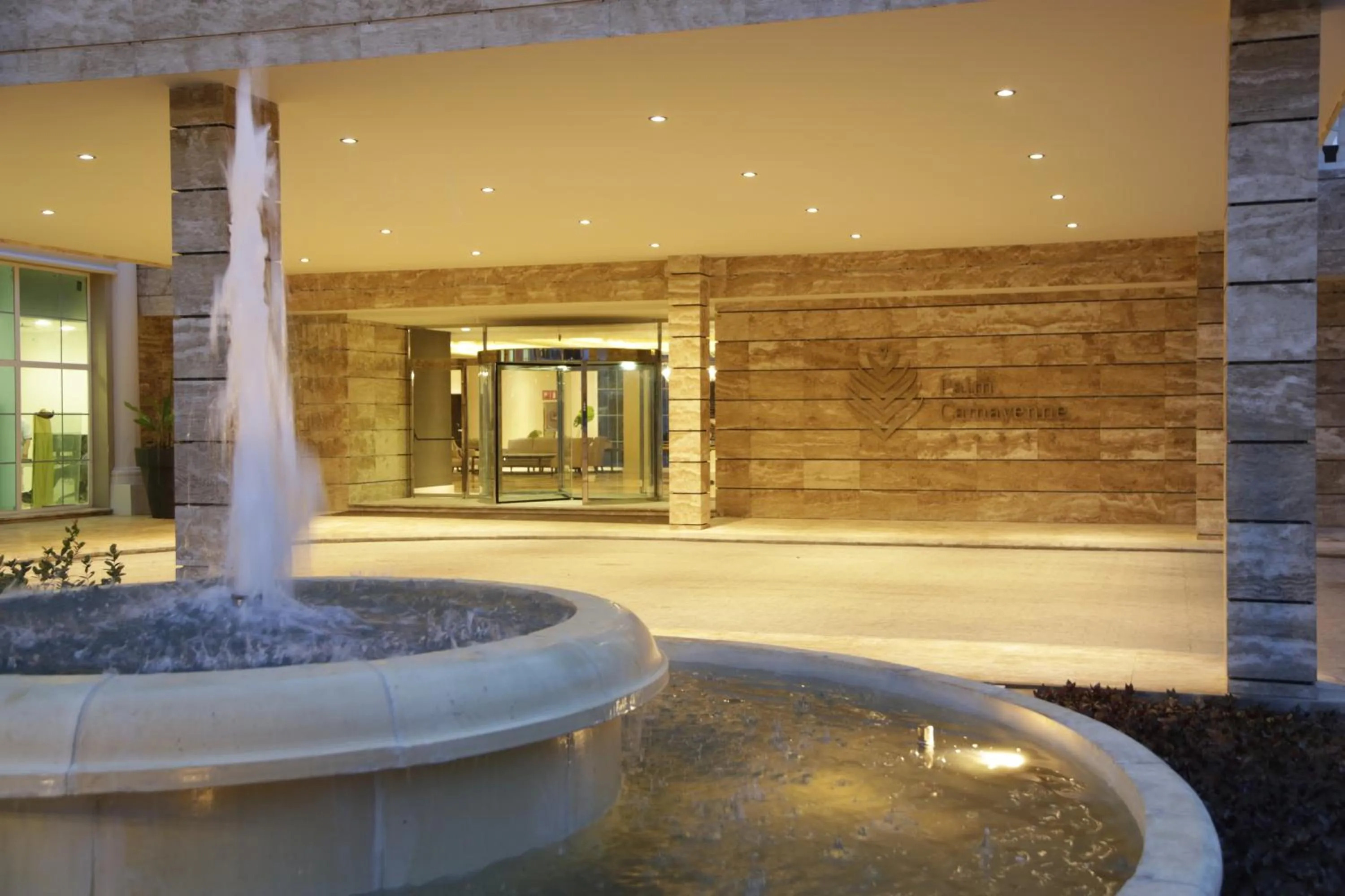 Property building in Palm Camayenne