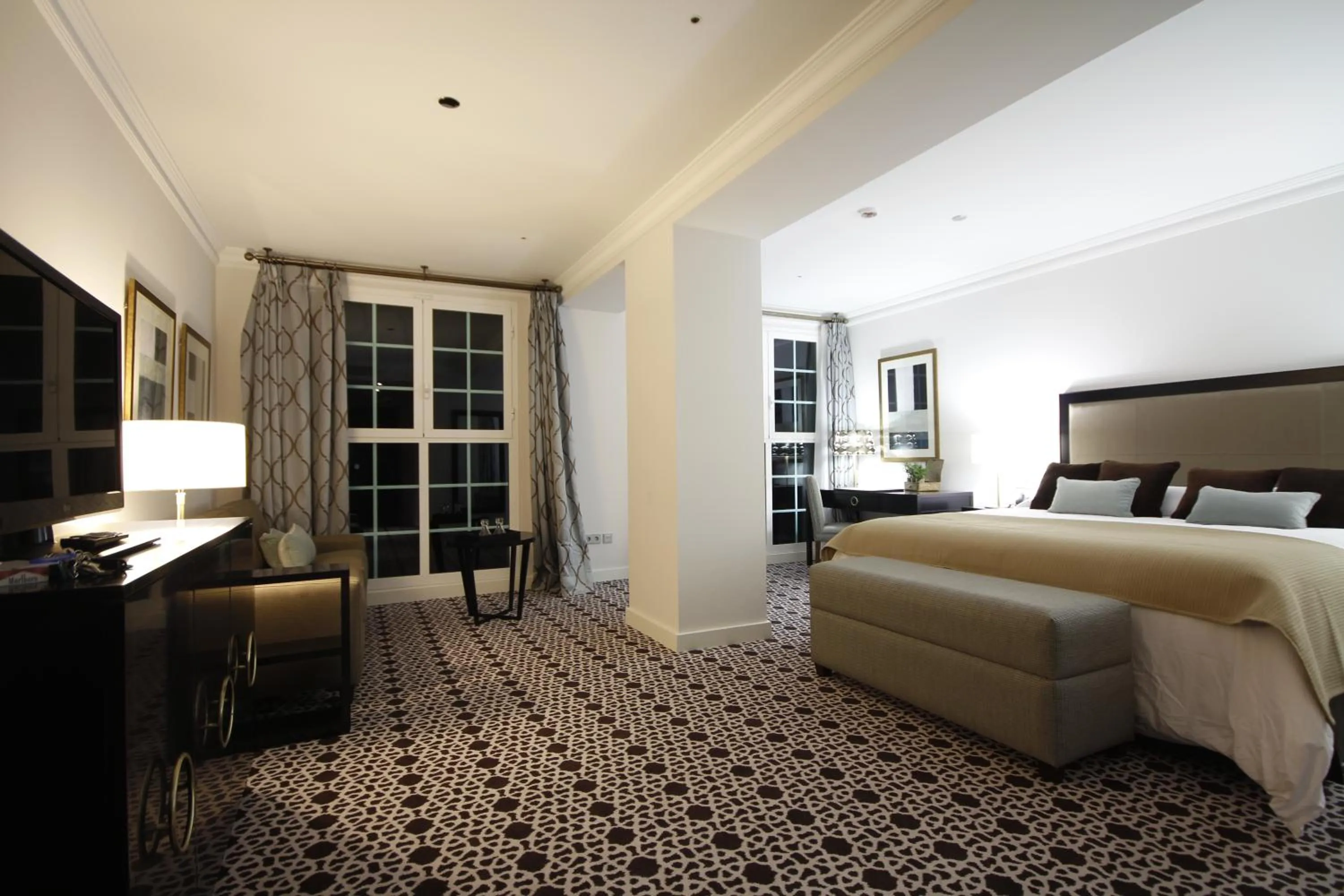 Photo of the whole room, Bed in Palm Camayenne