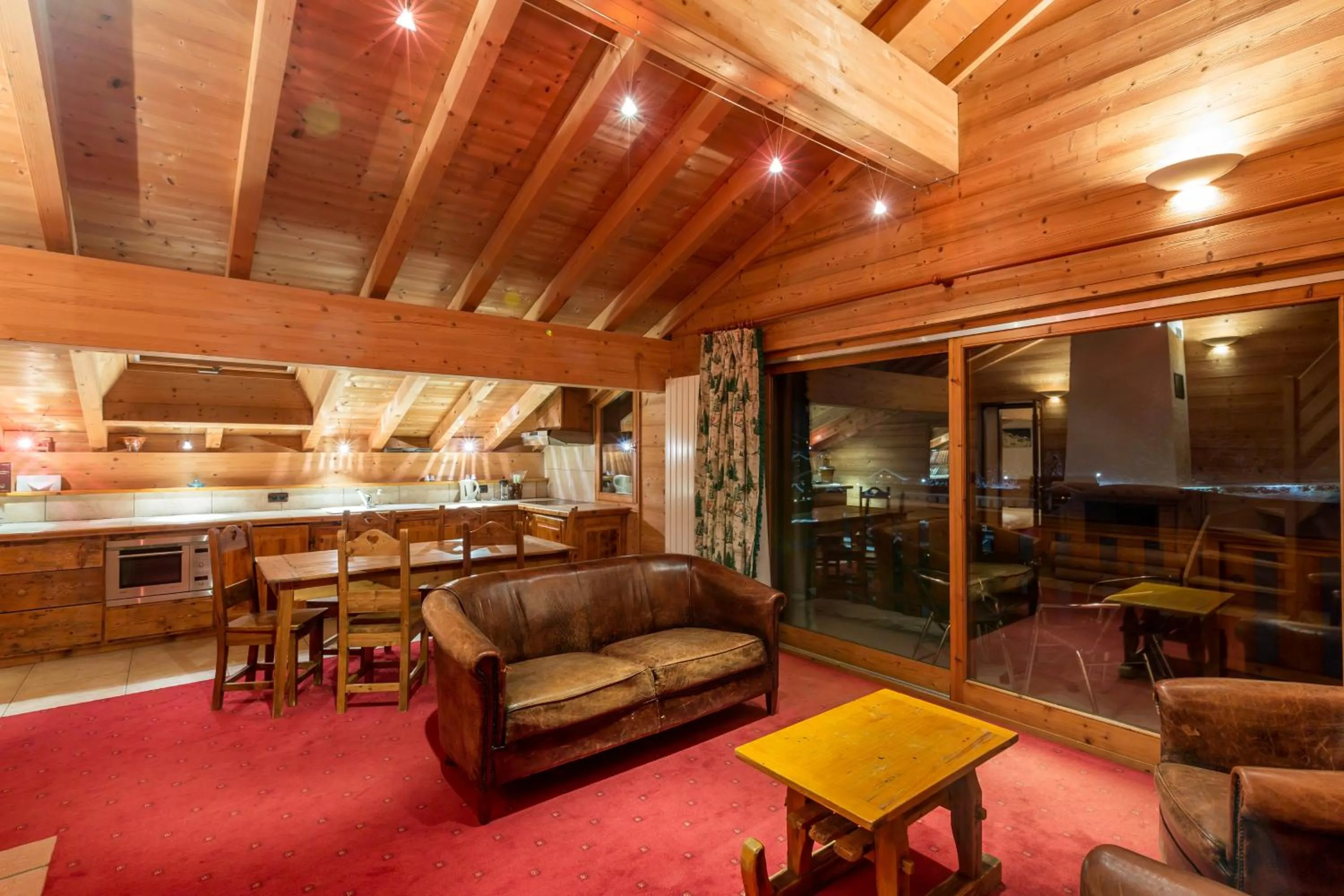 Kitchen or kitchenette in Beaulieu