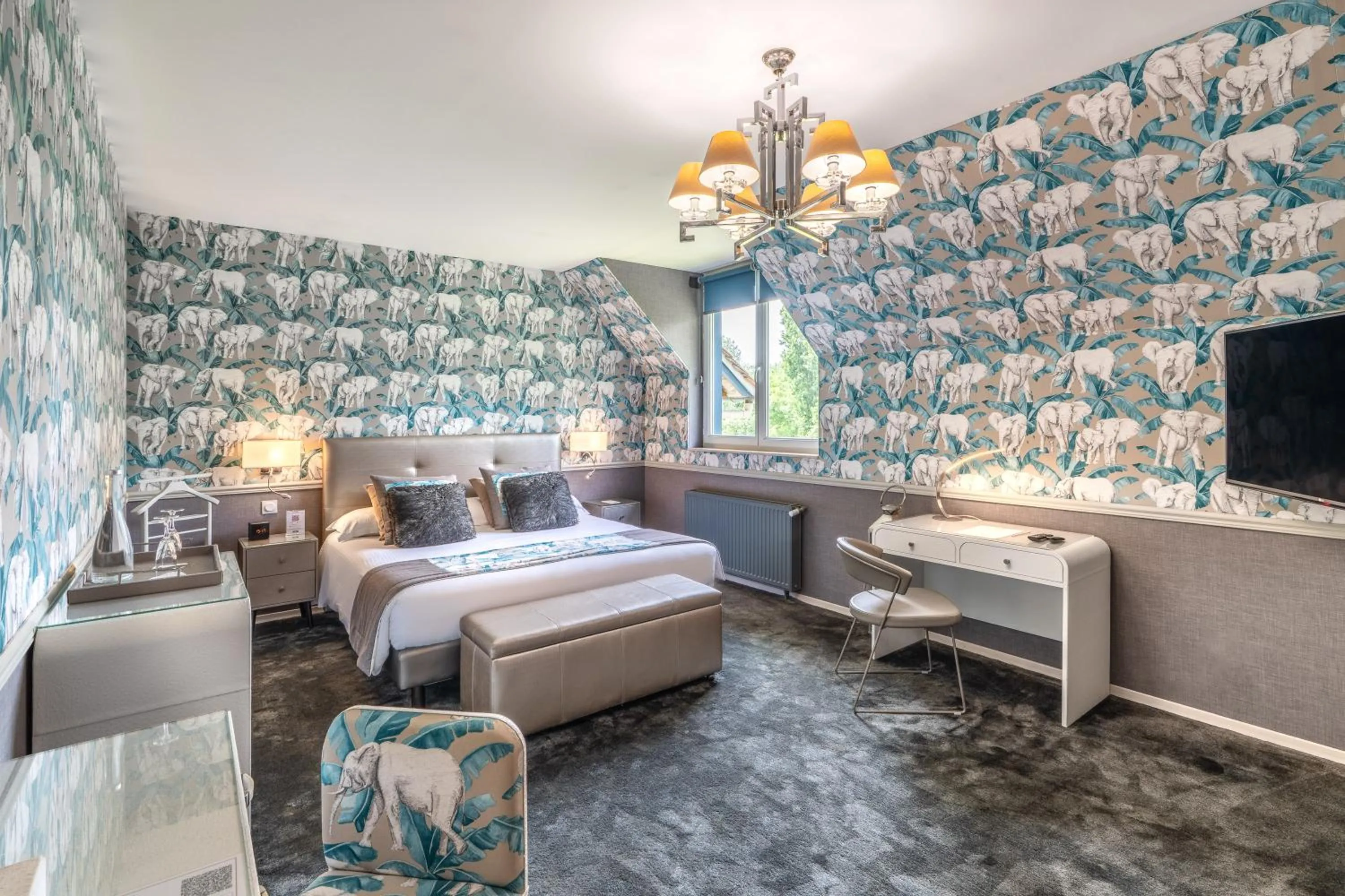 Bed in Le Manoir De La Poterie & Spa