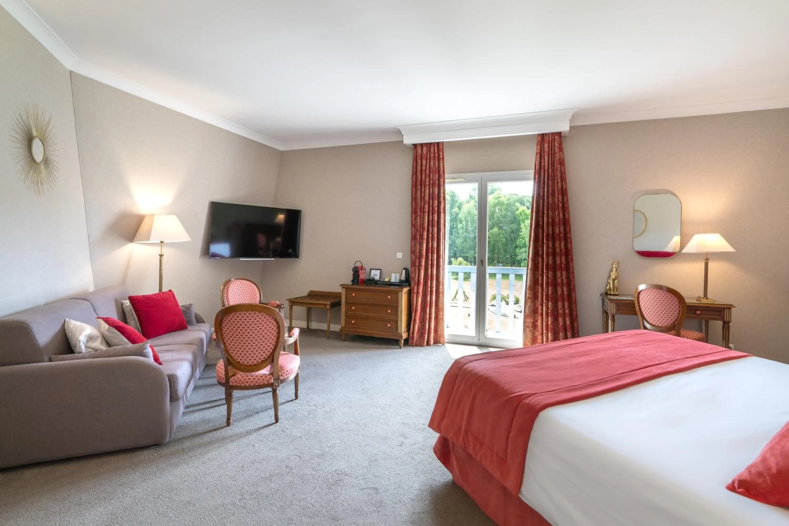 Bed in Le Manoir De La Poterie & Spa