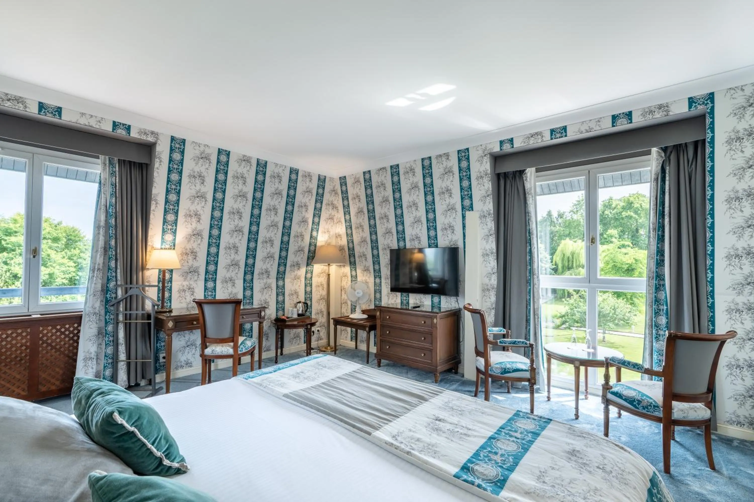 Bed in Le Manoir De La Poterie & Spa