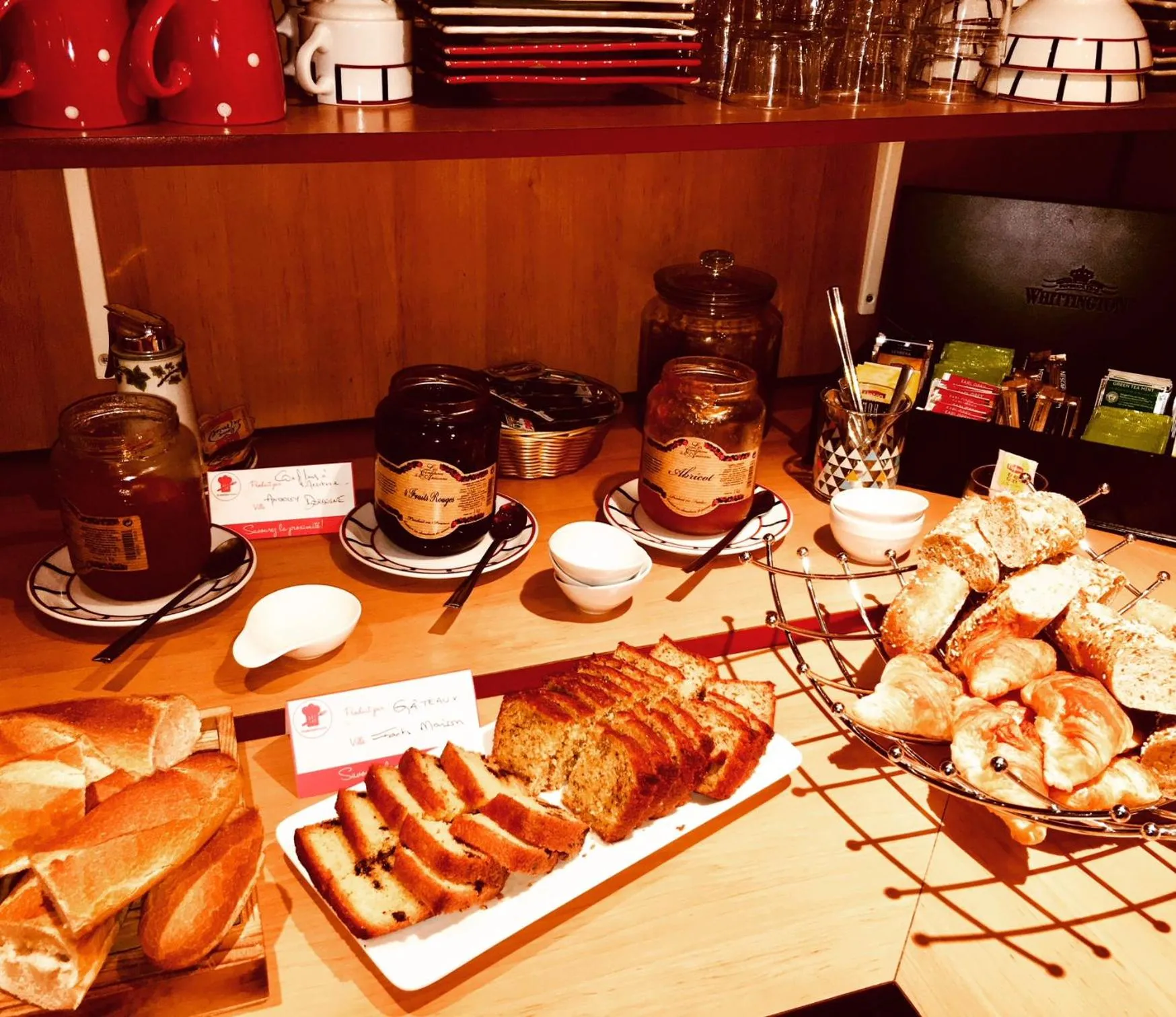 Breakfast in Hôtel Bosquet Pau Centre - Self Check In Budget Hotel