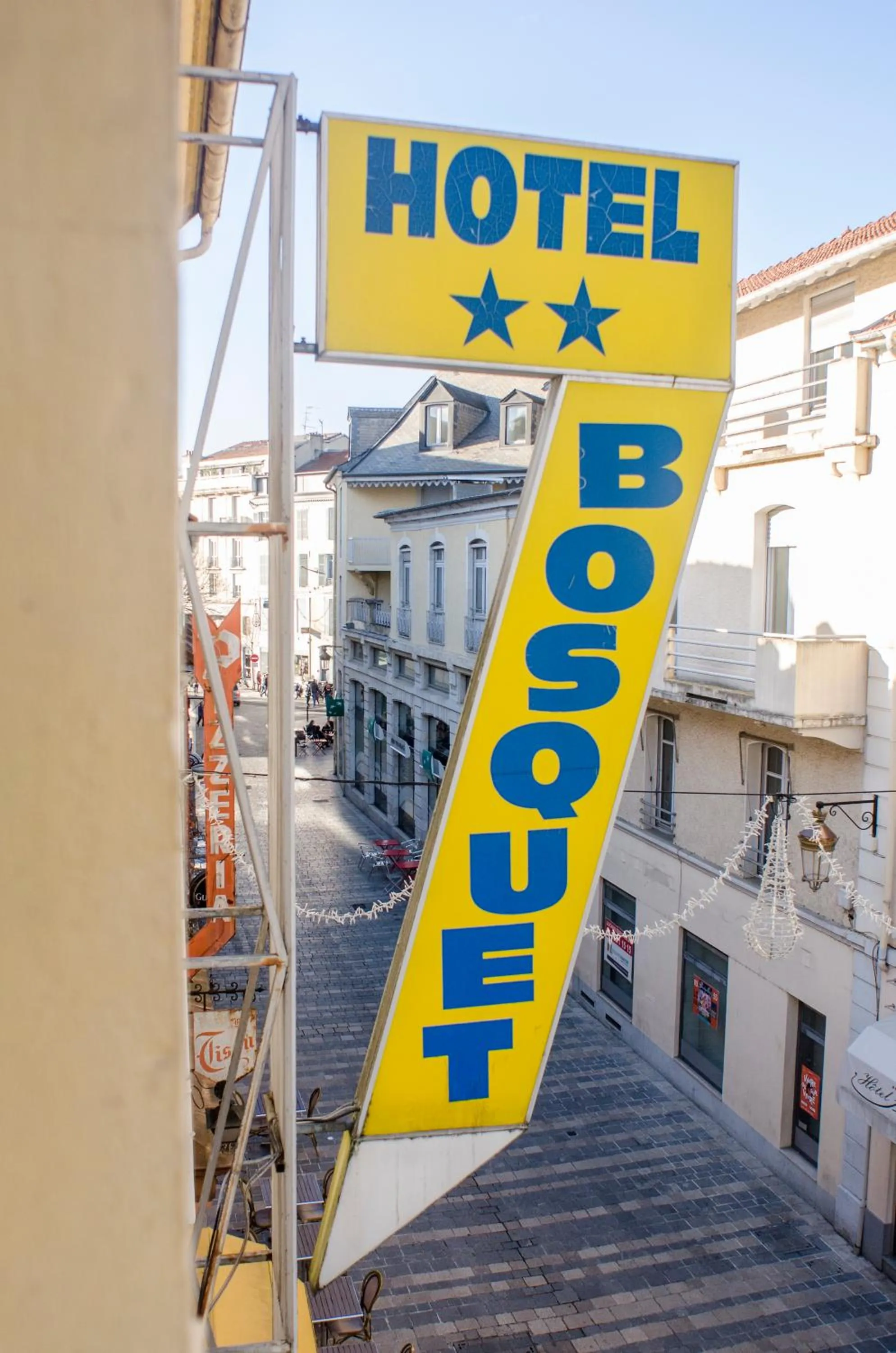 Property building in Hôtel Bosquet Pau Centre - Self Check In Budget Hotel