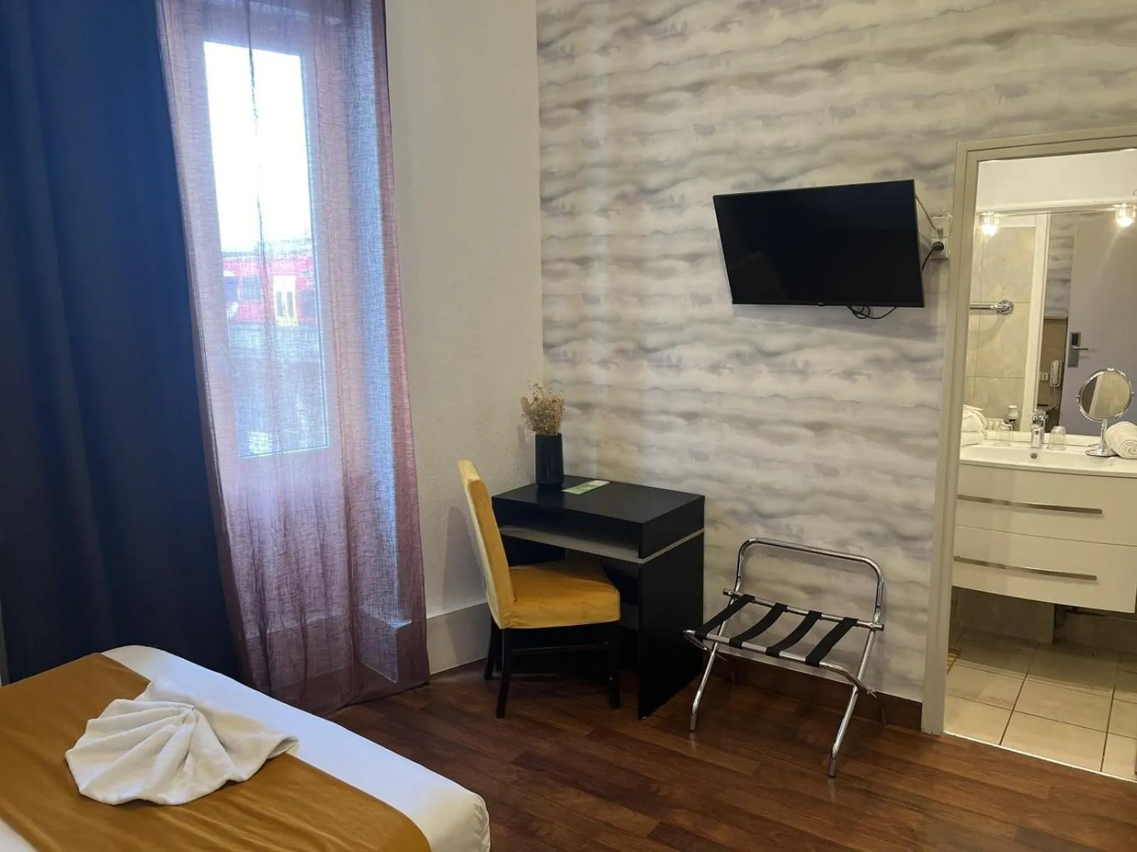 Bed in Hôtel Abalone - Centre Gare