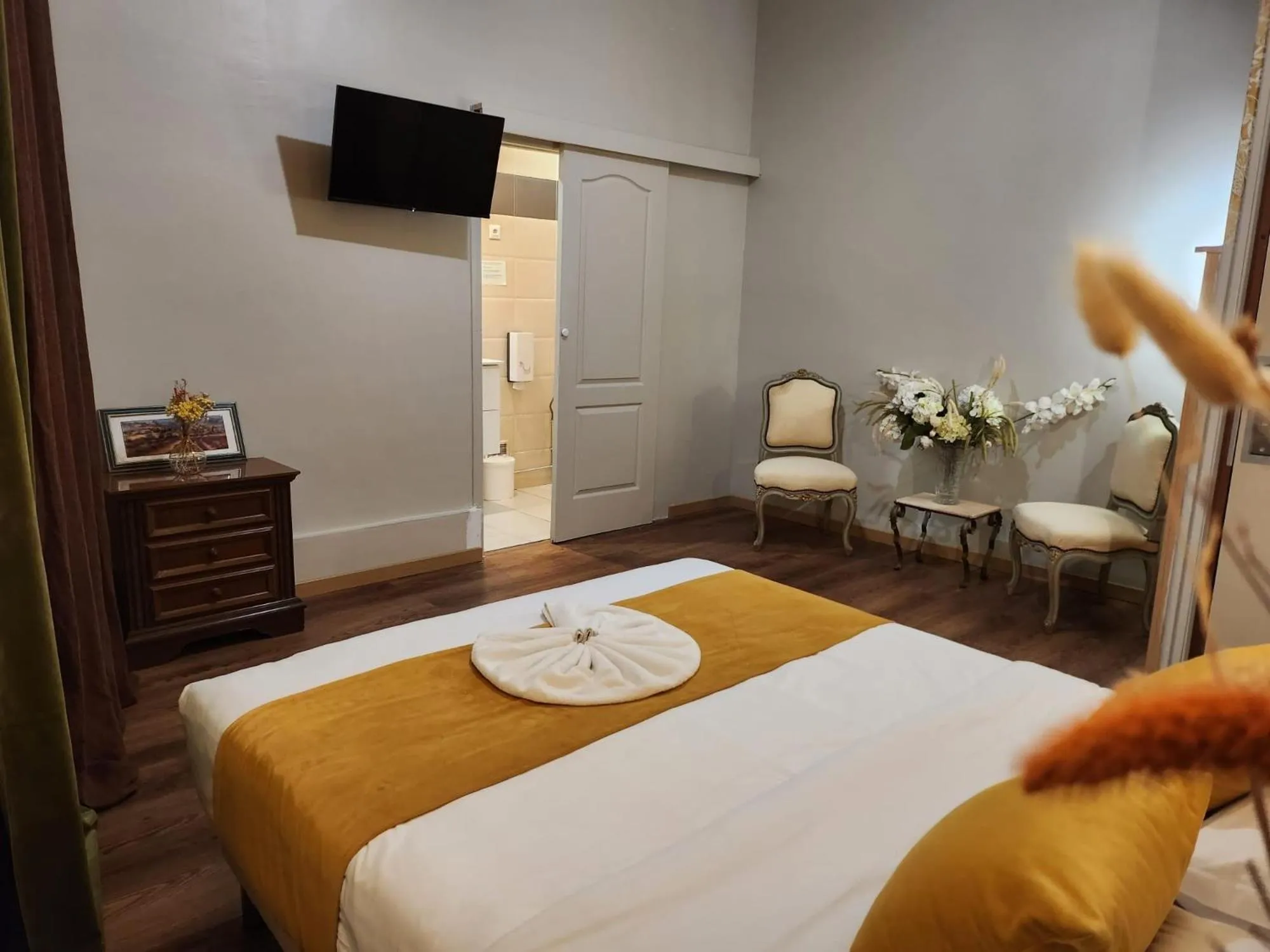 Bed in Hôtel Abalone - Centre Gare