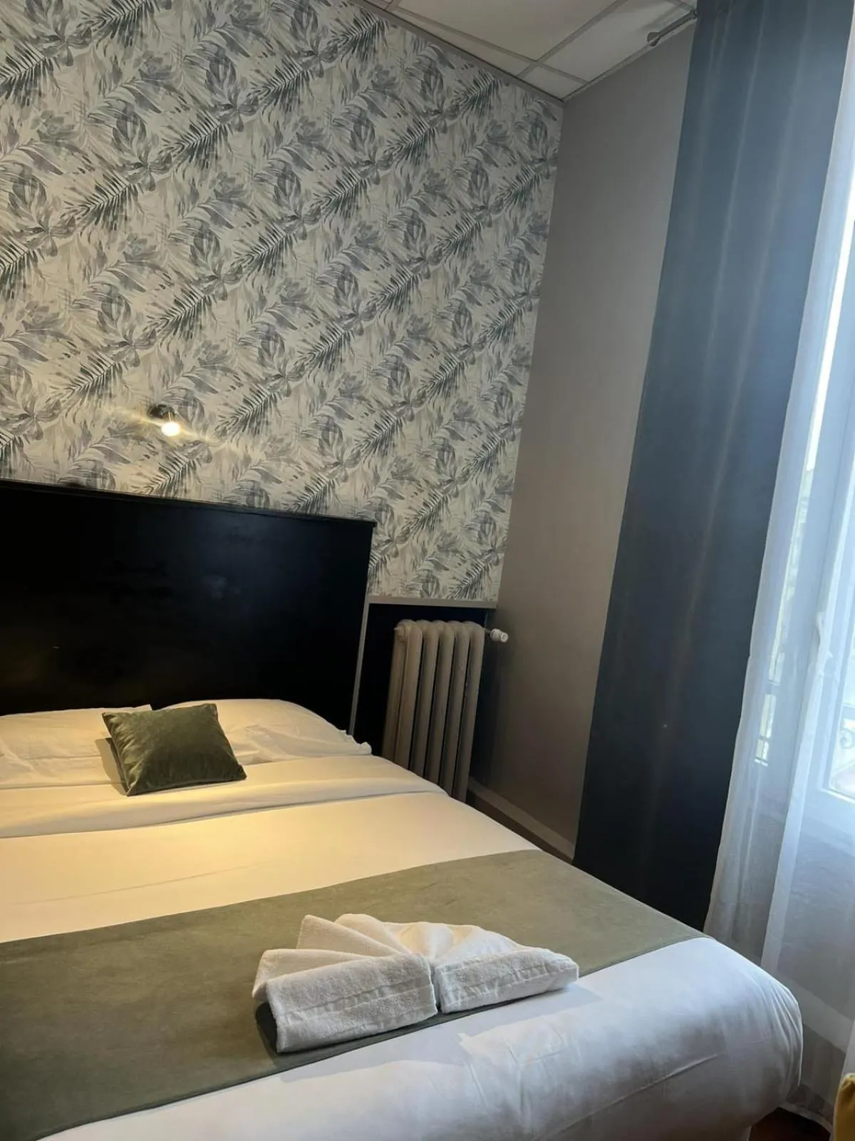 Bed in Hôtel Abalone - Centre Gare