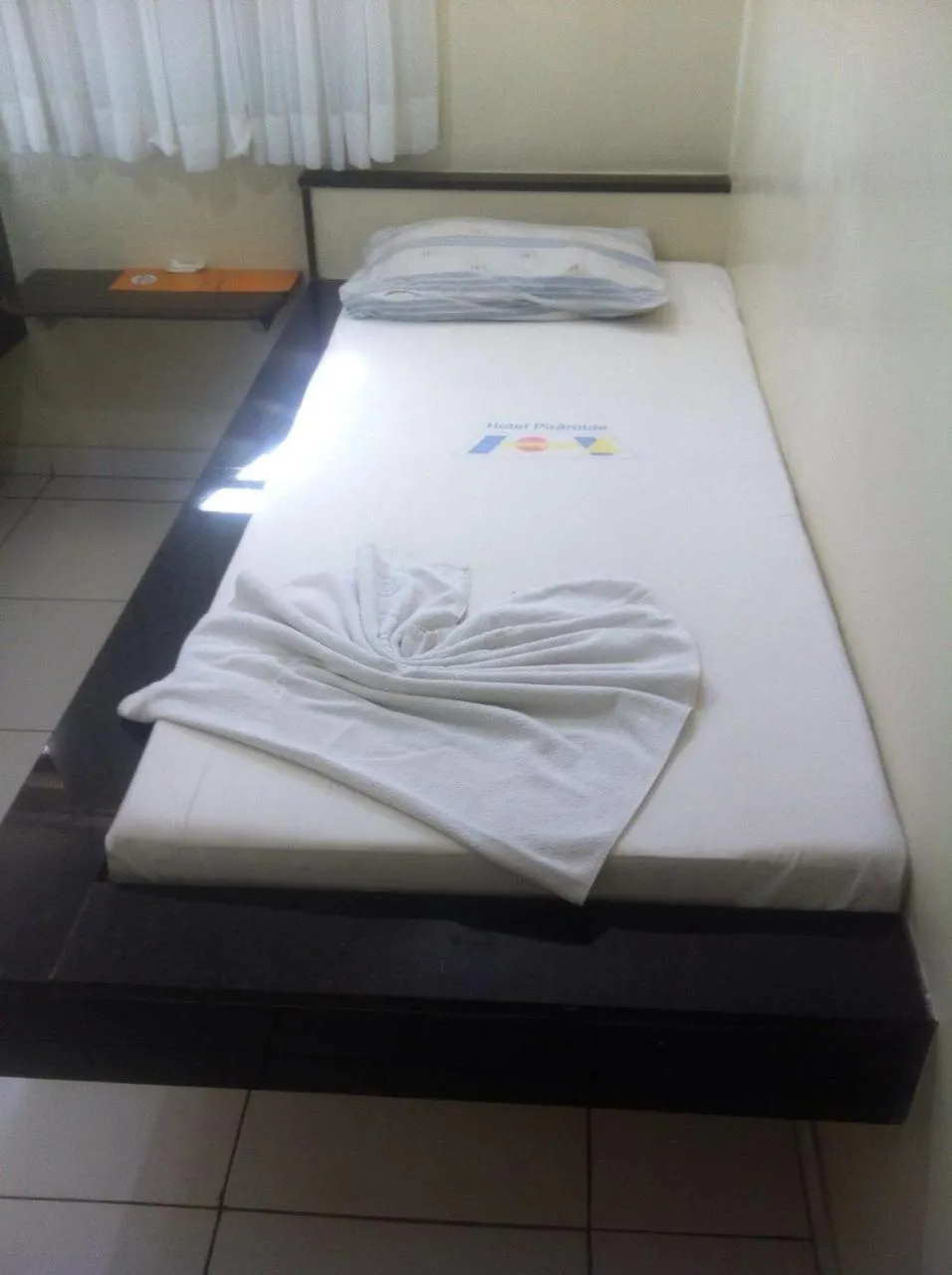Bed in Hotel Piramide Pernambués (Adults Only)