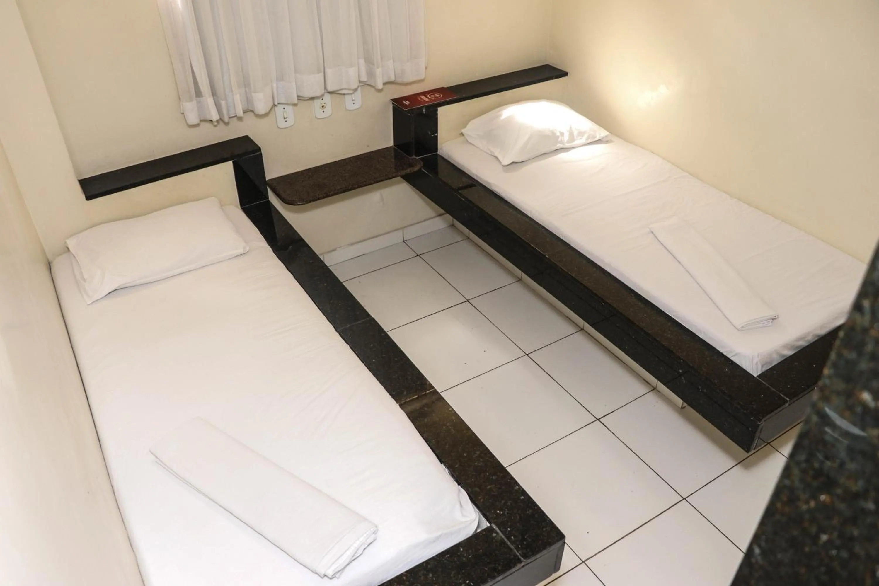 Bed in Hotel Piramide Pernambués (Adults Only)