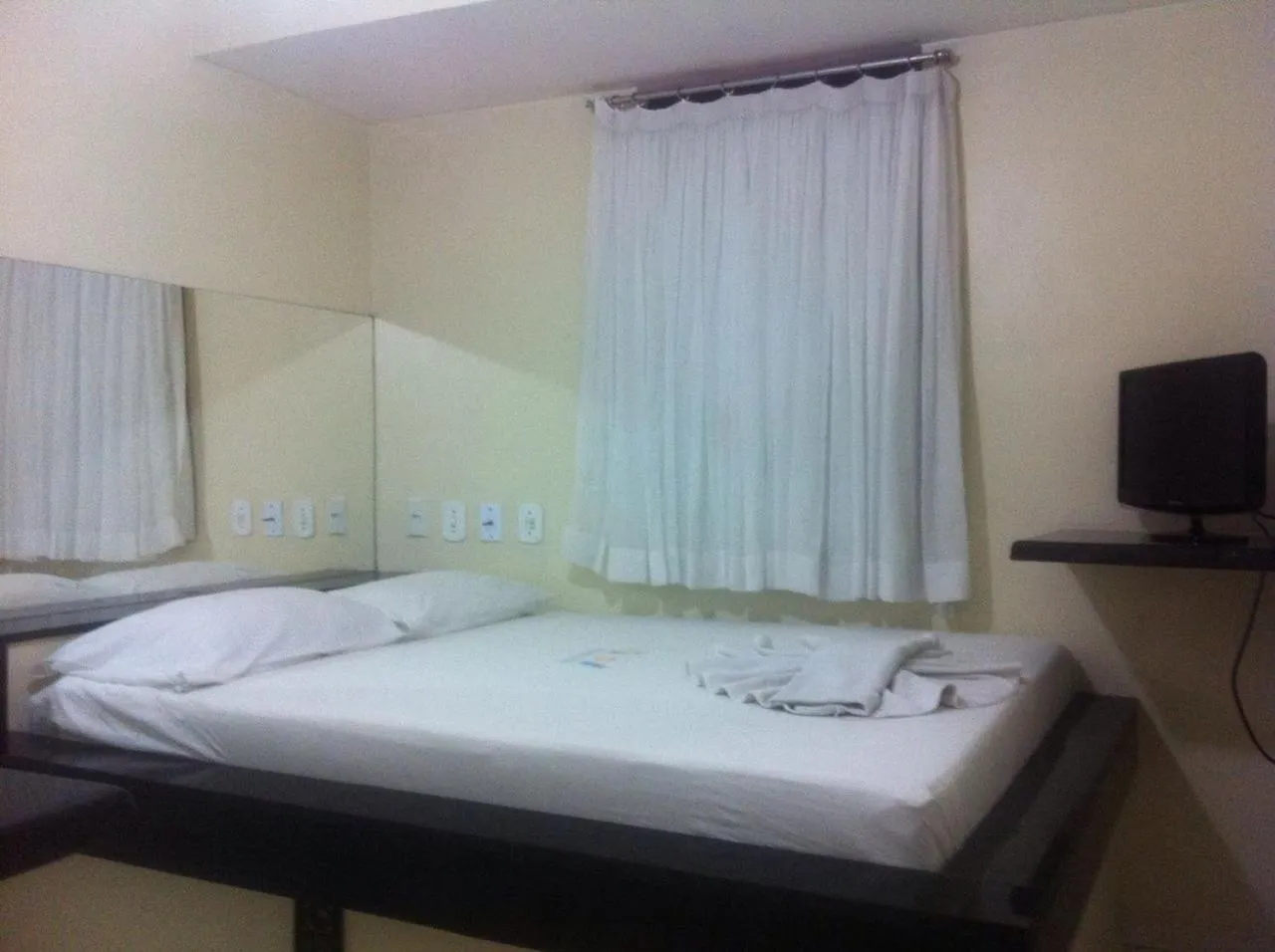 Bed in Hotel Piramide Pernambués (Adults Only)