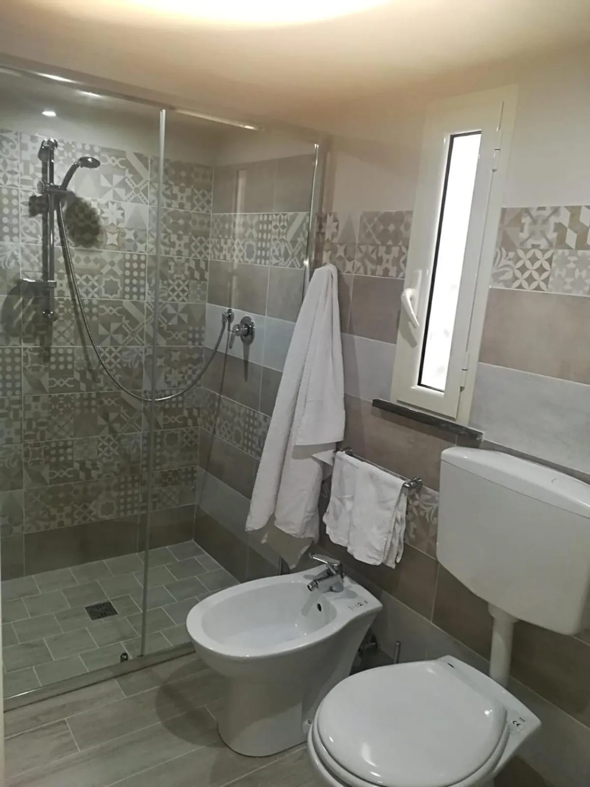 Shower in La Mariposa de La Reina