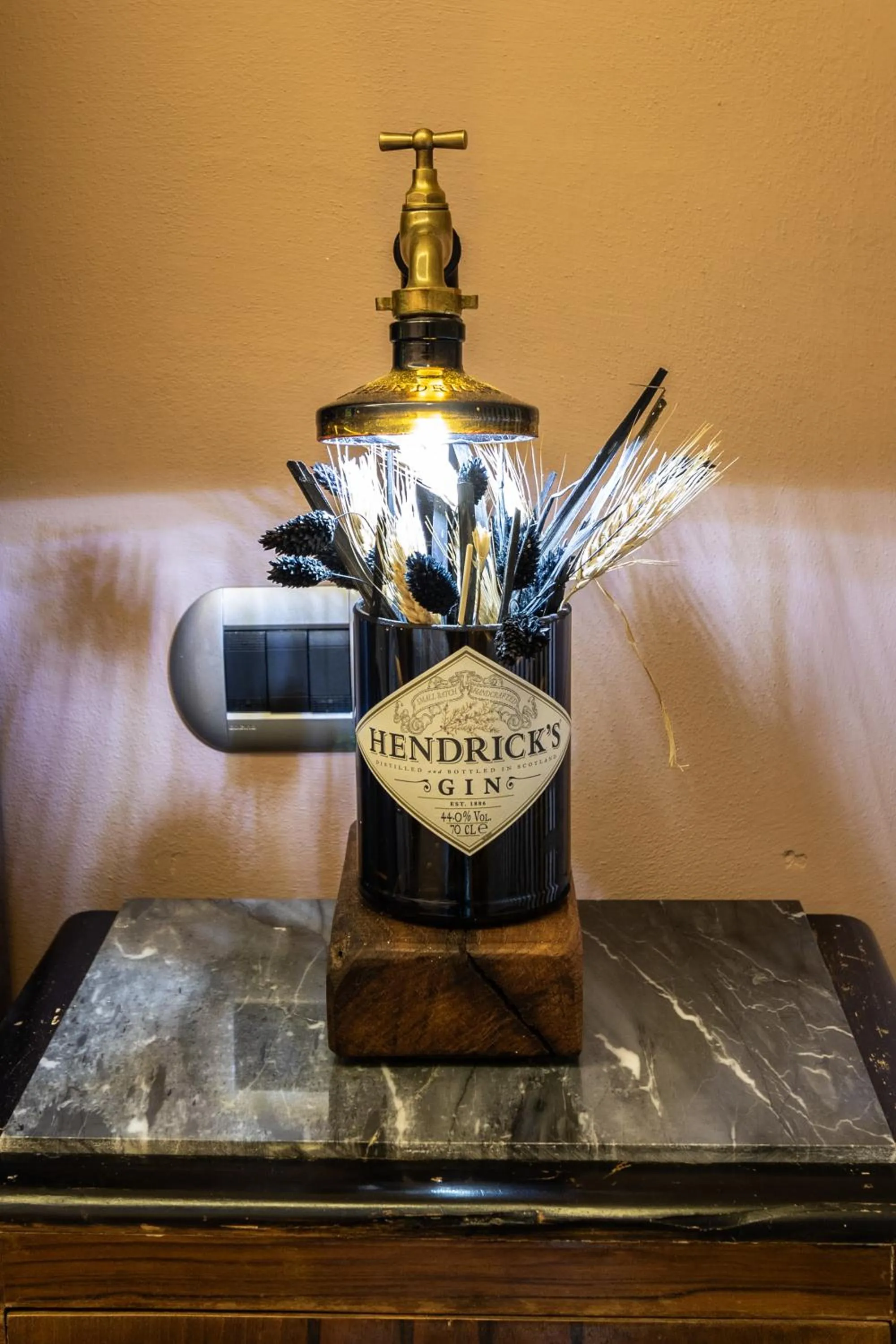 Decorative detail in Casa Montalgallo