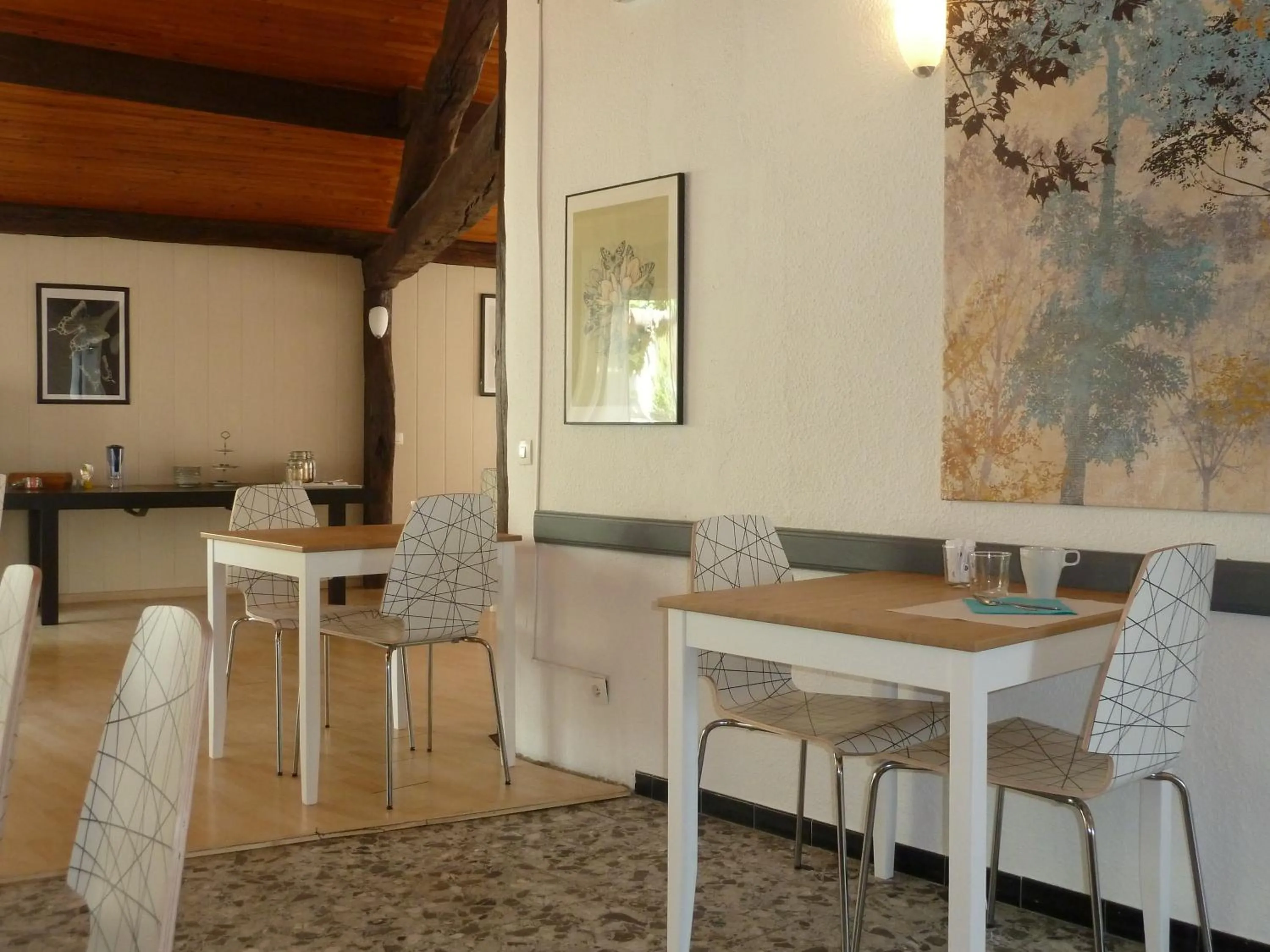 Buffet breakfast in Hôtel Vila