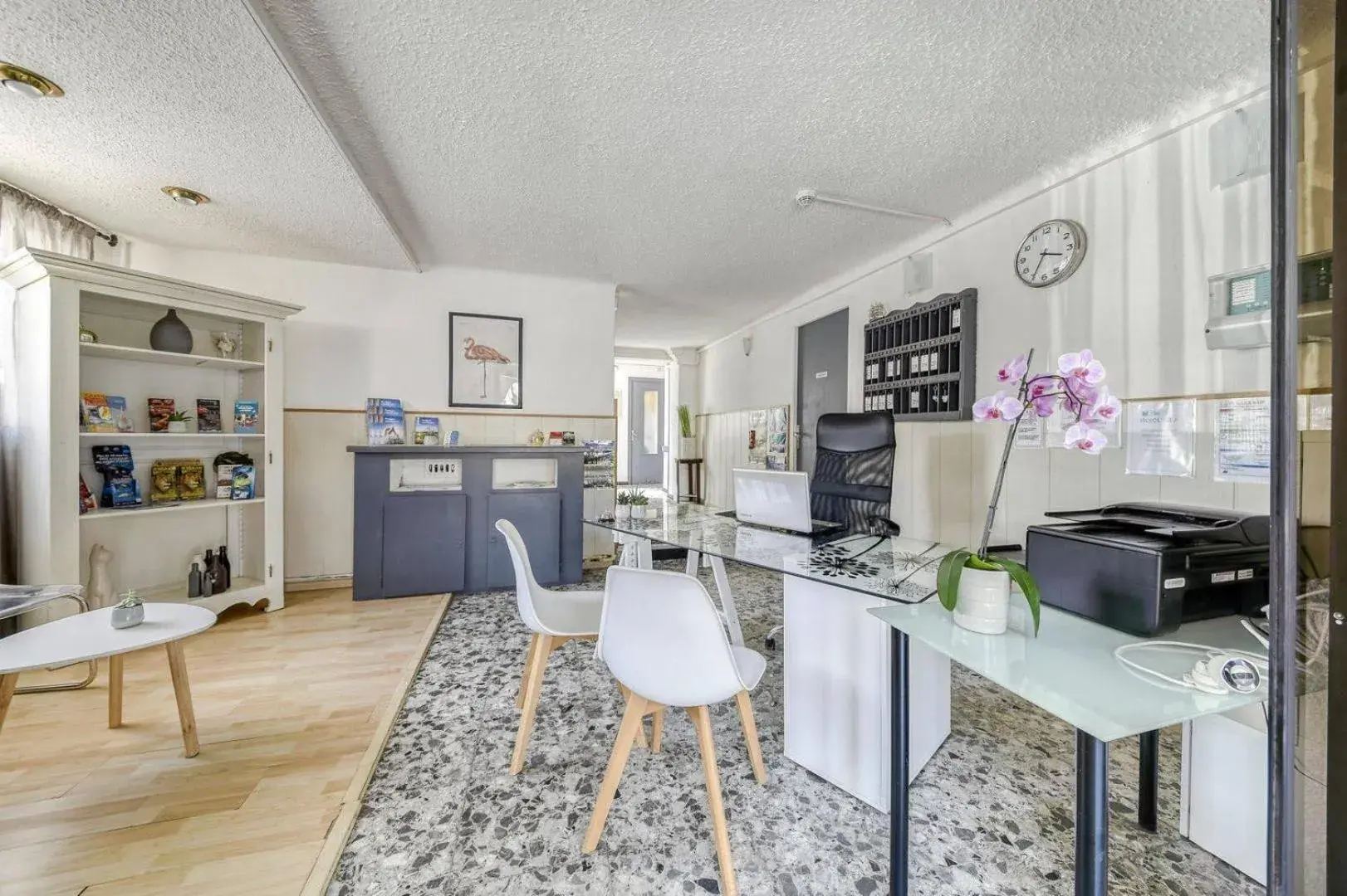 Lobby or reception in Hôtel Vila Lobby or reception in Hôtel Vila