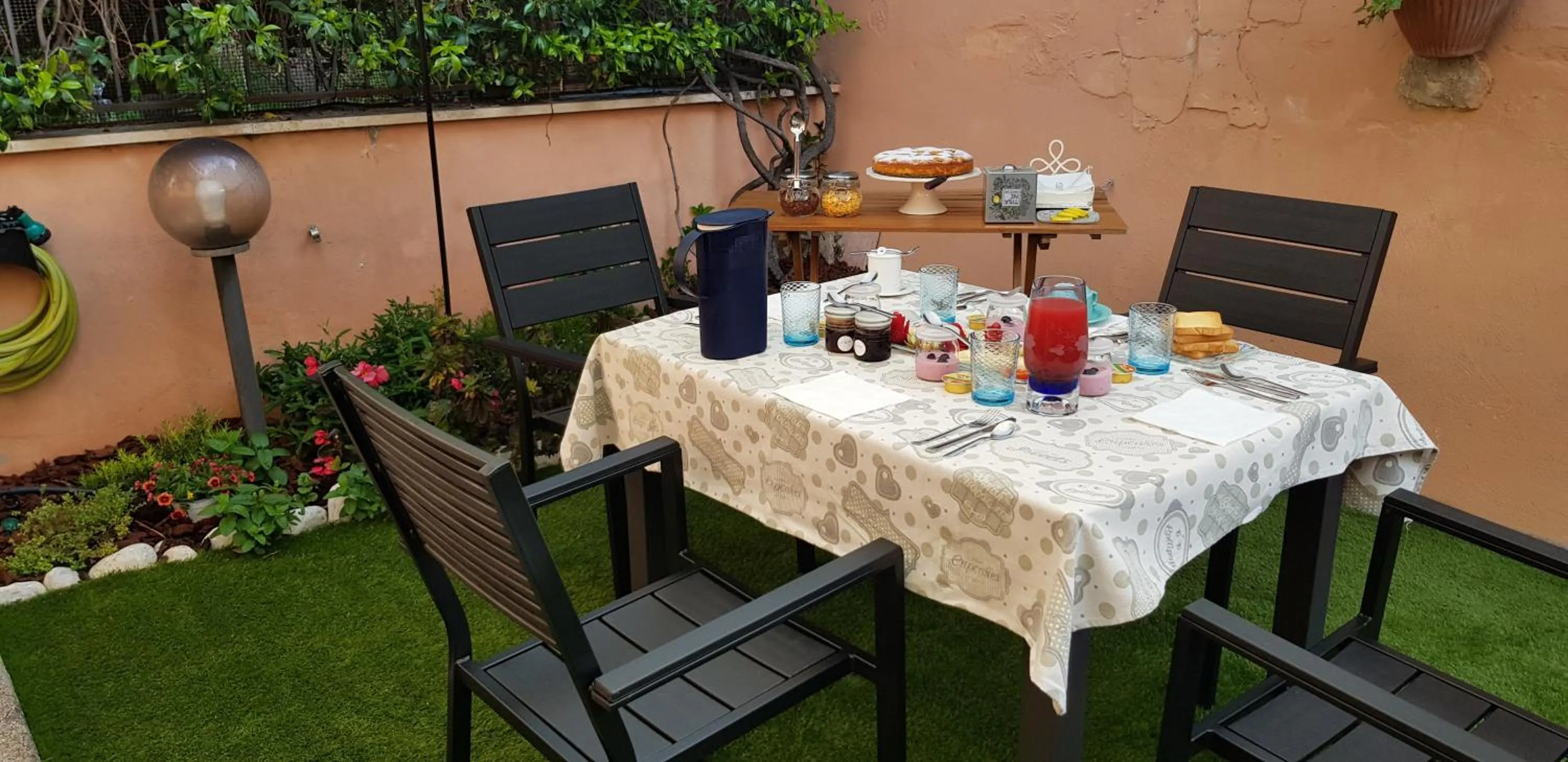 Garden in B&B Vista su Roma