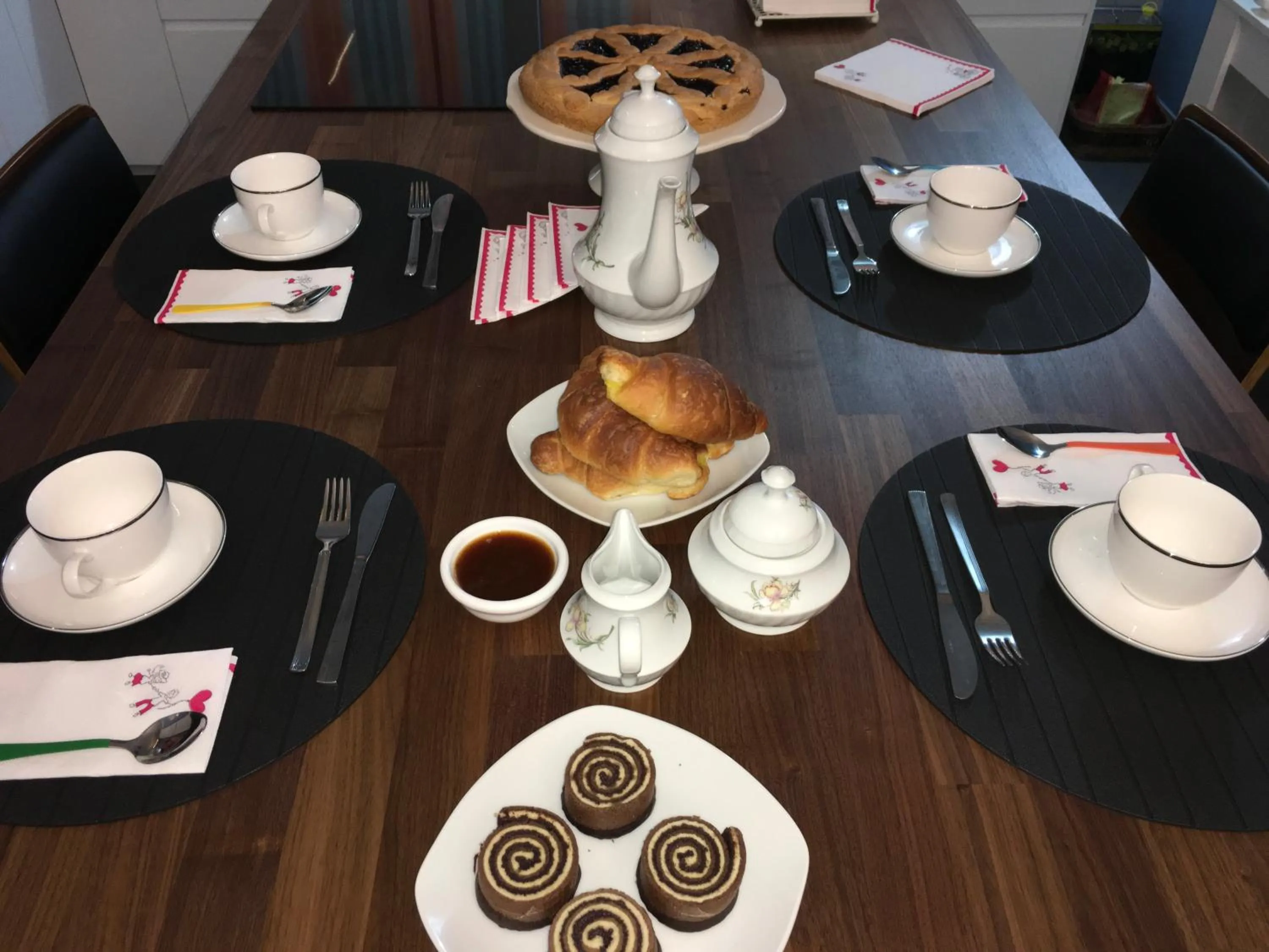 Italian breakfast in B&B Vista su Roma