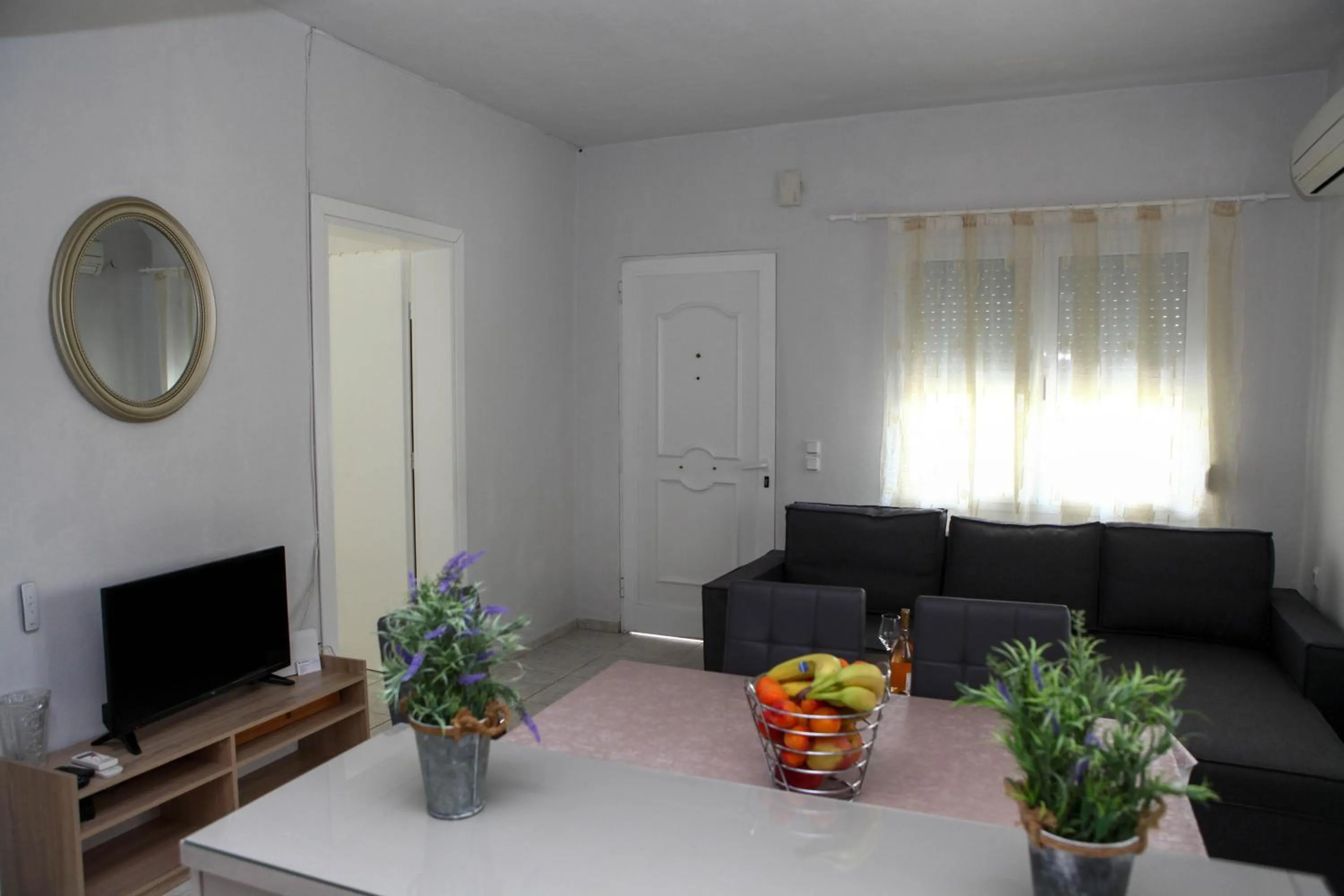 TV and multimedia in Nicole Fresh Apartments