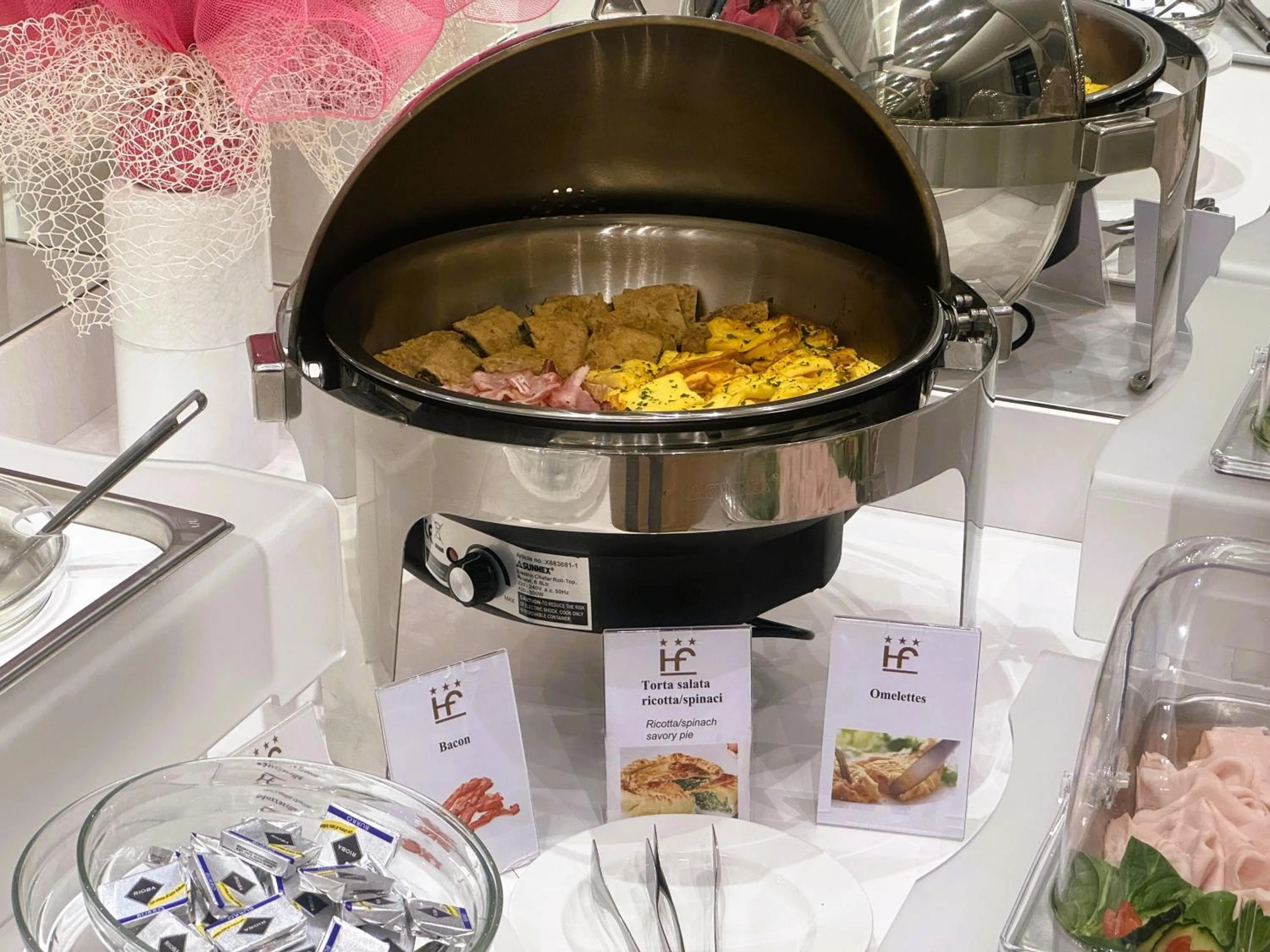 Continental breakfast in Hotel Flora