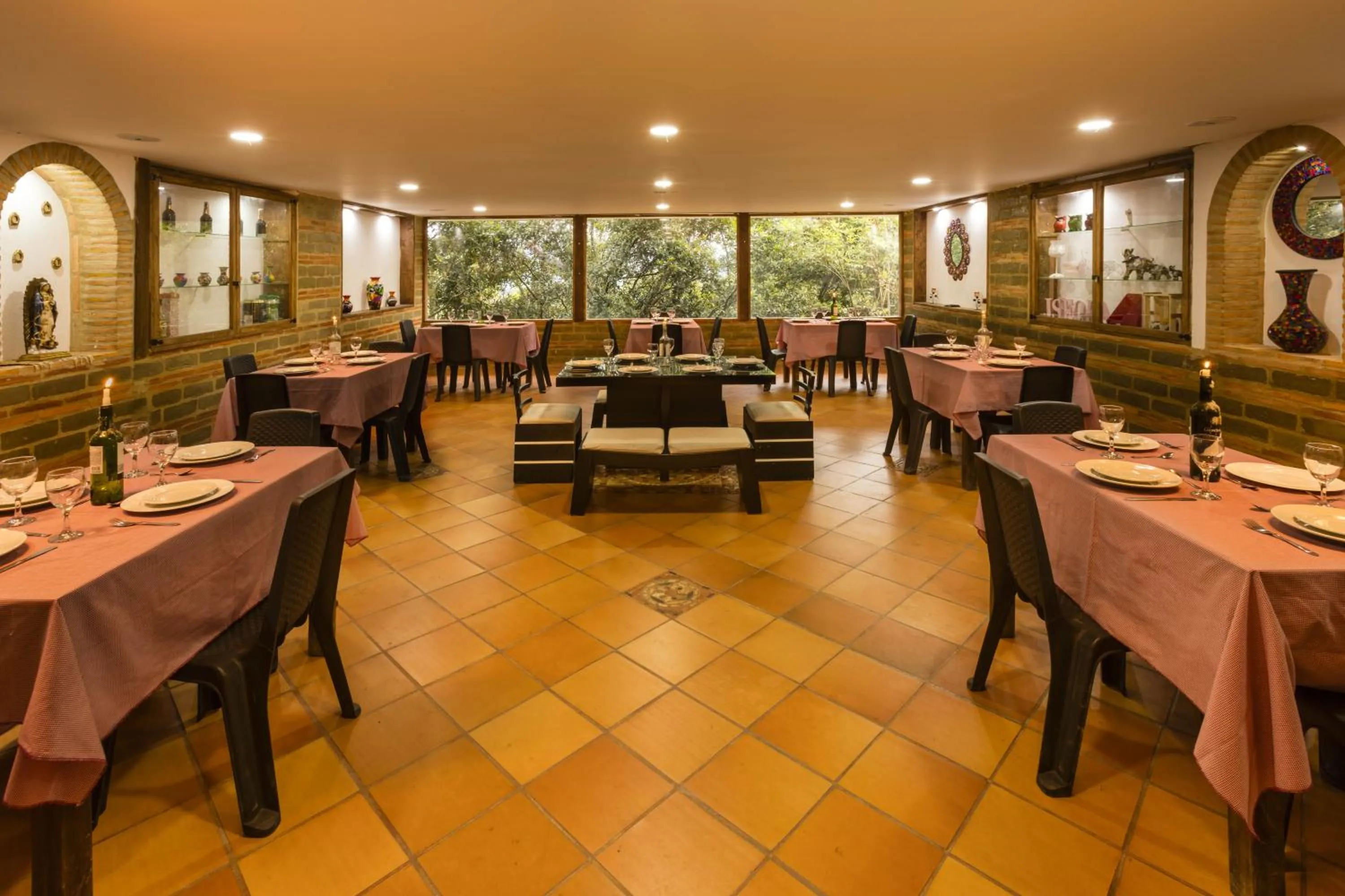 Restaurant/places to eat in Hotel Campestre La Periquera