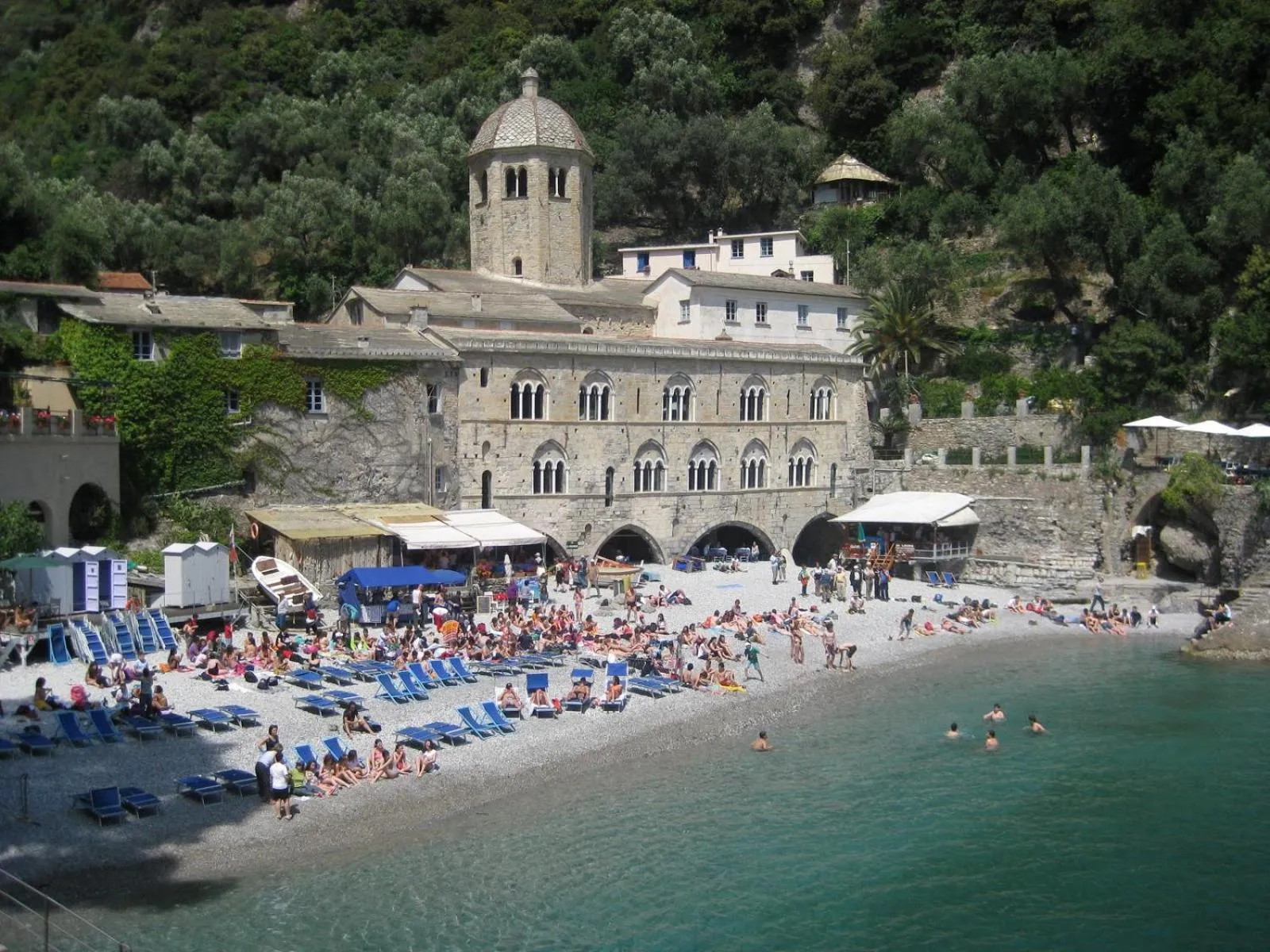 Nearby landmark in Elegante Monolocale Genova