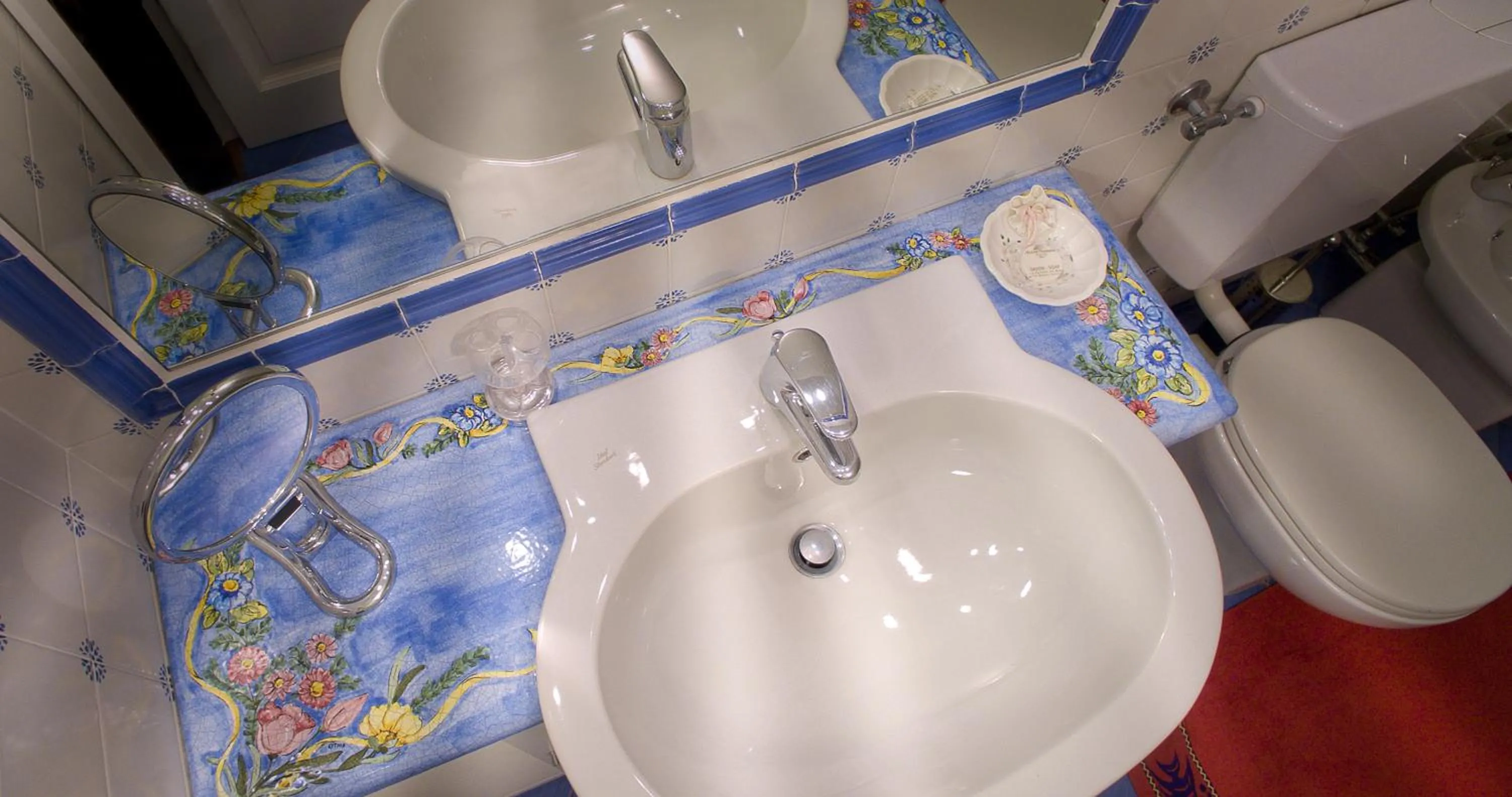 Bathroom in Elegante Monolocale Genova