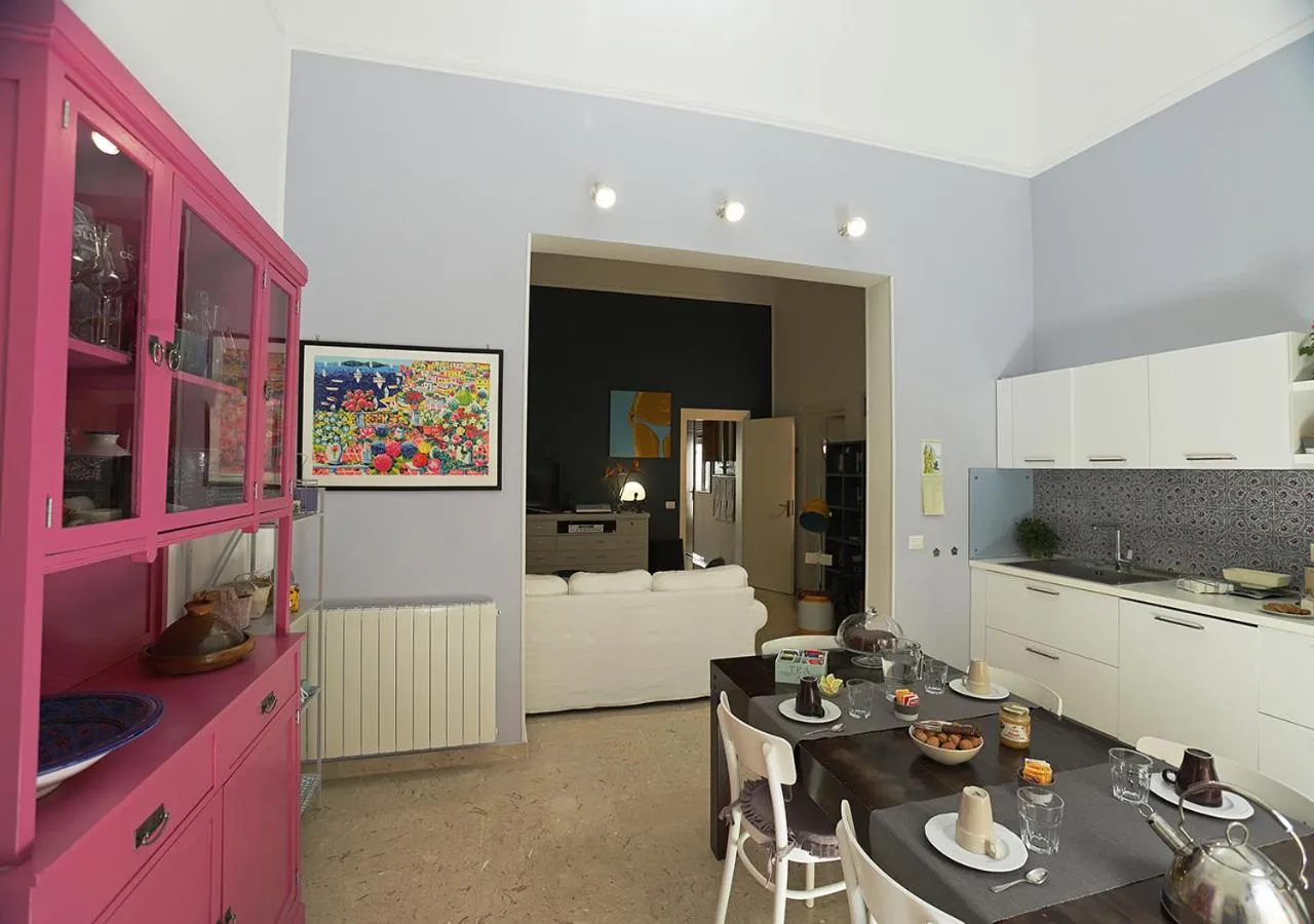 Communal lounge/ TV room in B&B La casa di Paola