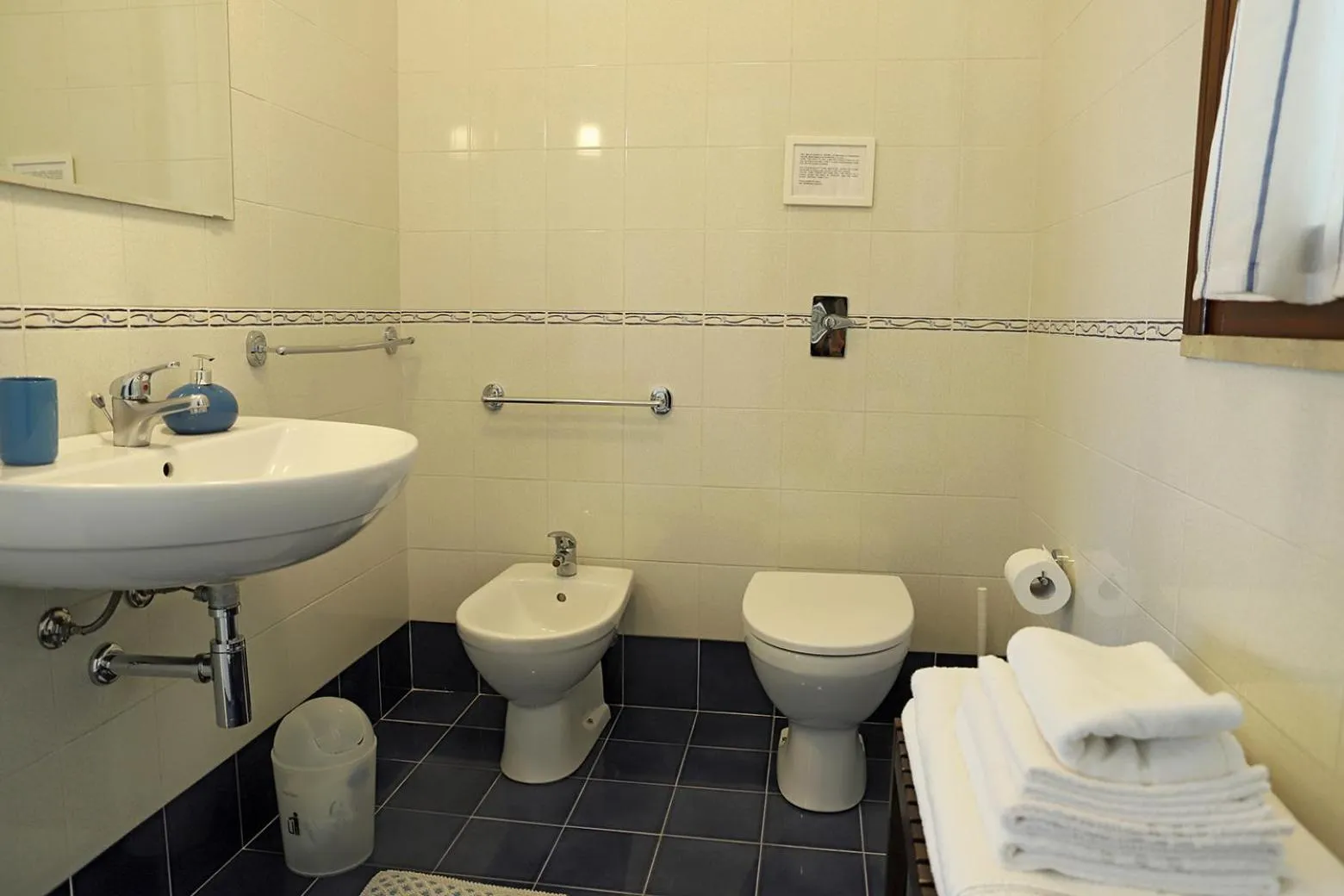 Shower in B&B La casa di Paola