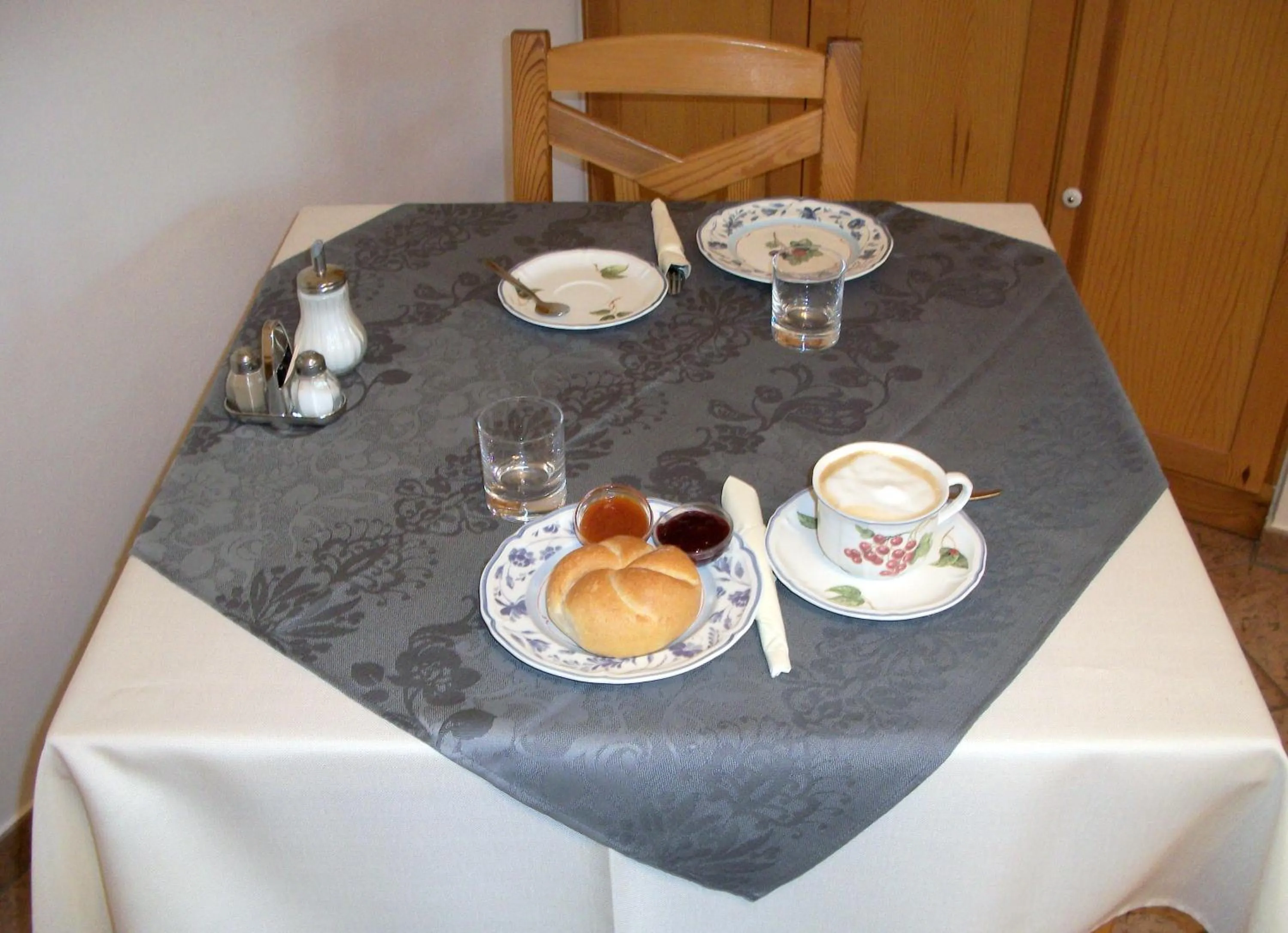 Breakfast in Weingut und Gästehaus Salzl