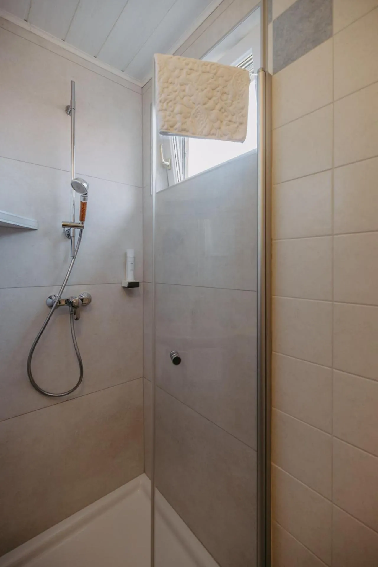 Bathroom in Weingut und Gästehaus Salzl