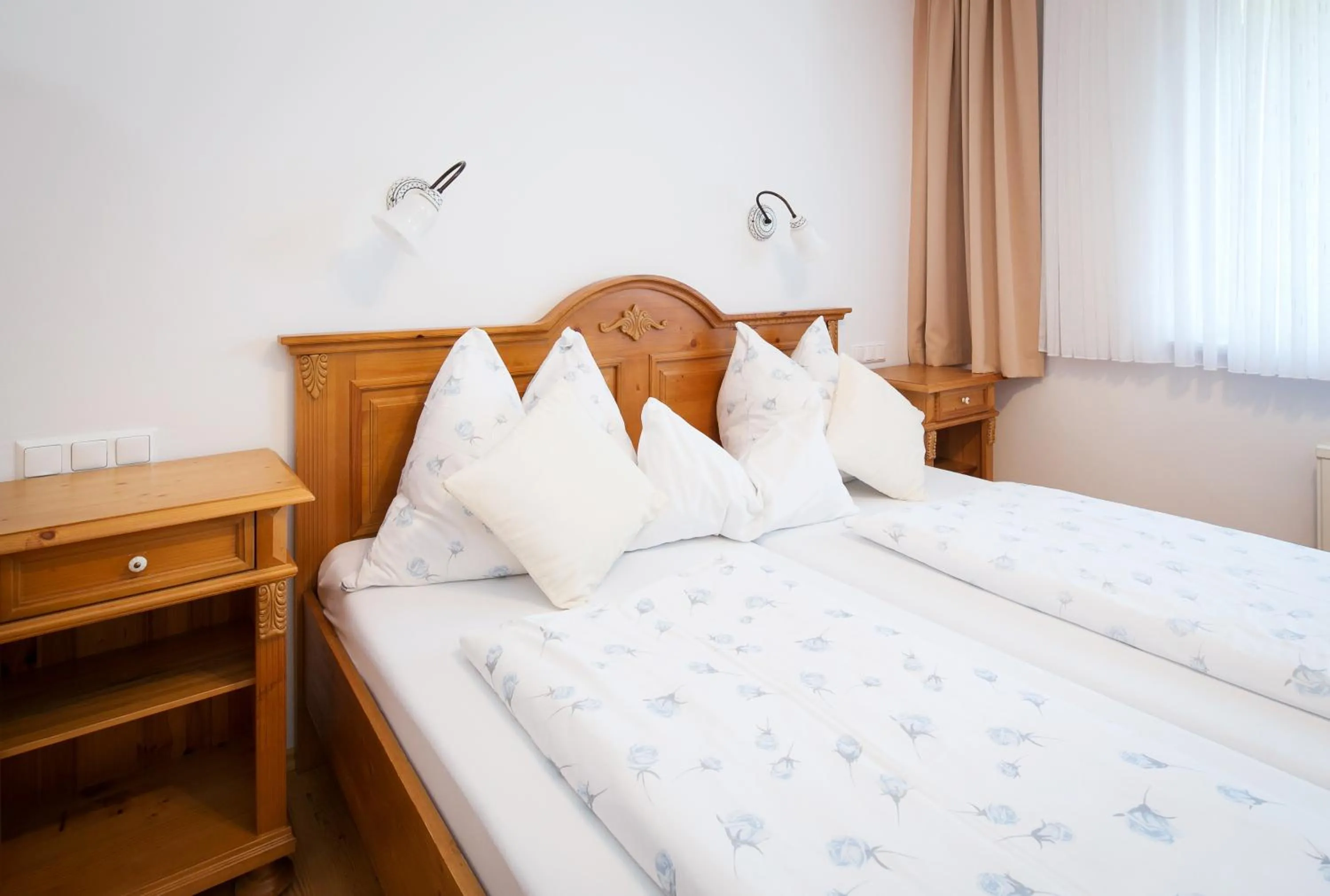 Photo of the whole room, Bed in Weingut und Gästehaus Salzl