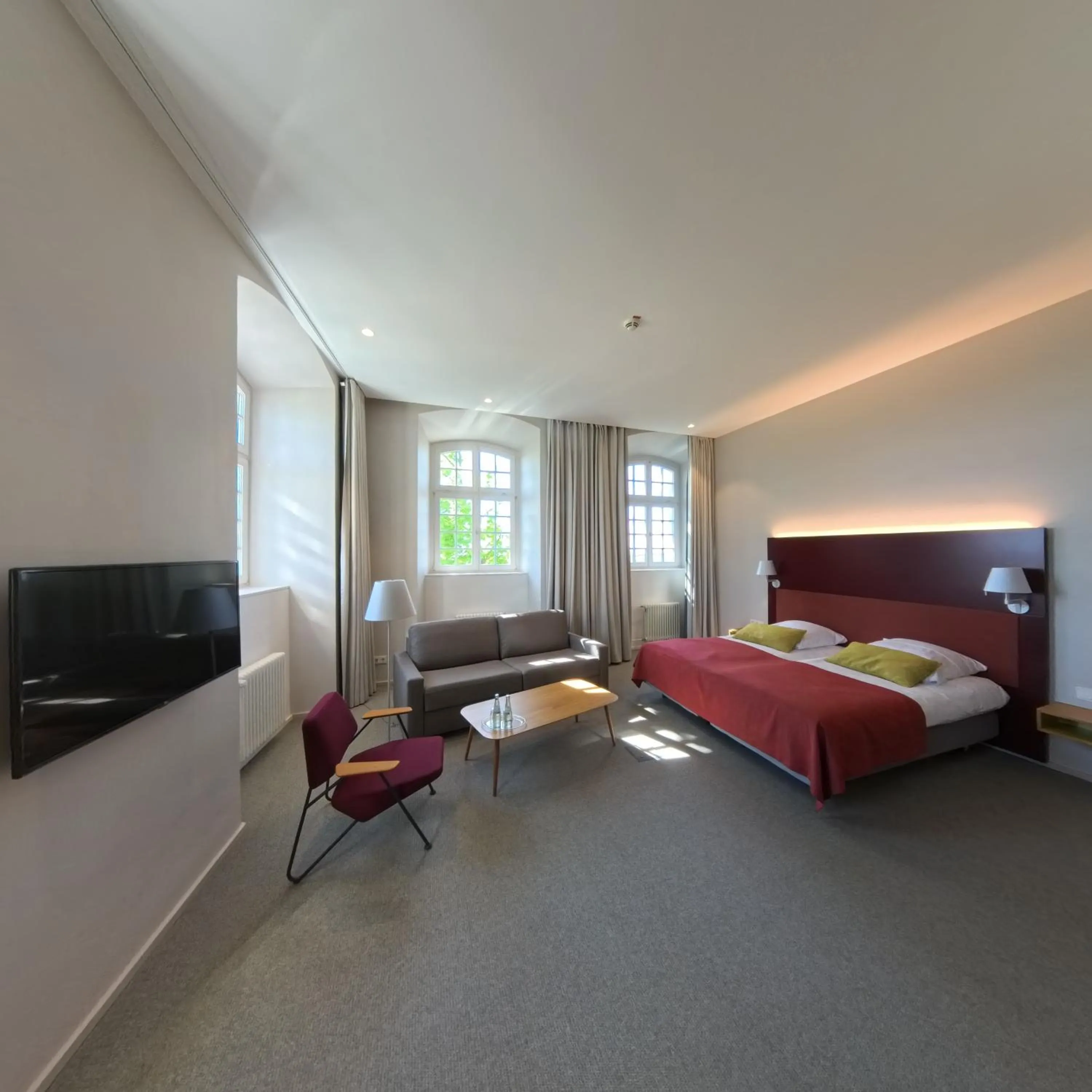 Photo of the whole room, Bed in Katholisch-Soziales Institut