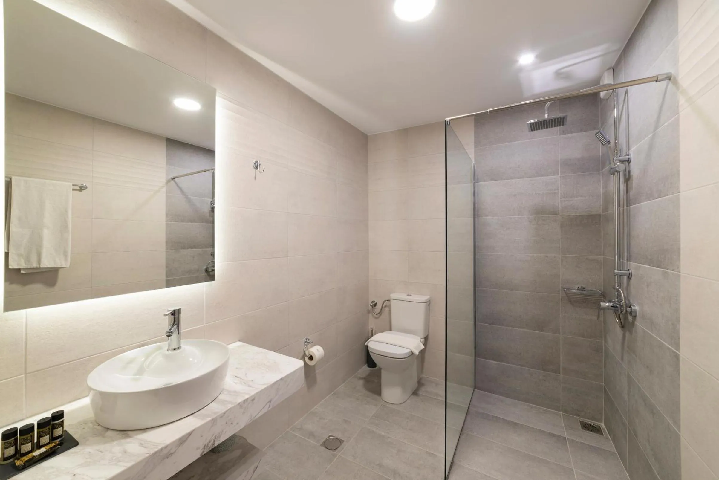 Shower in Elounda Heights (Adults Only)