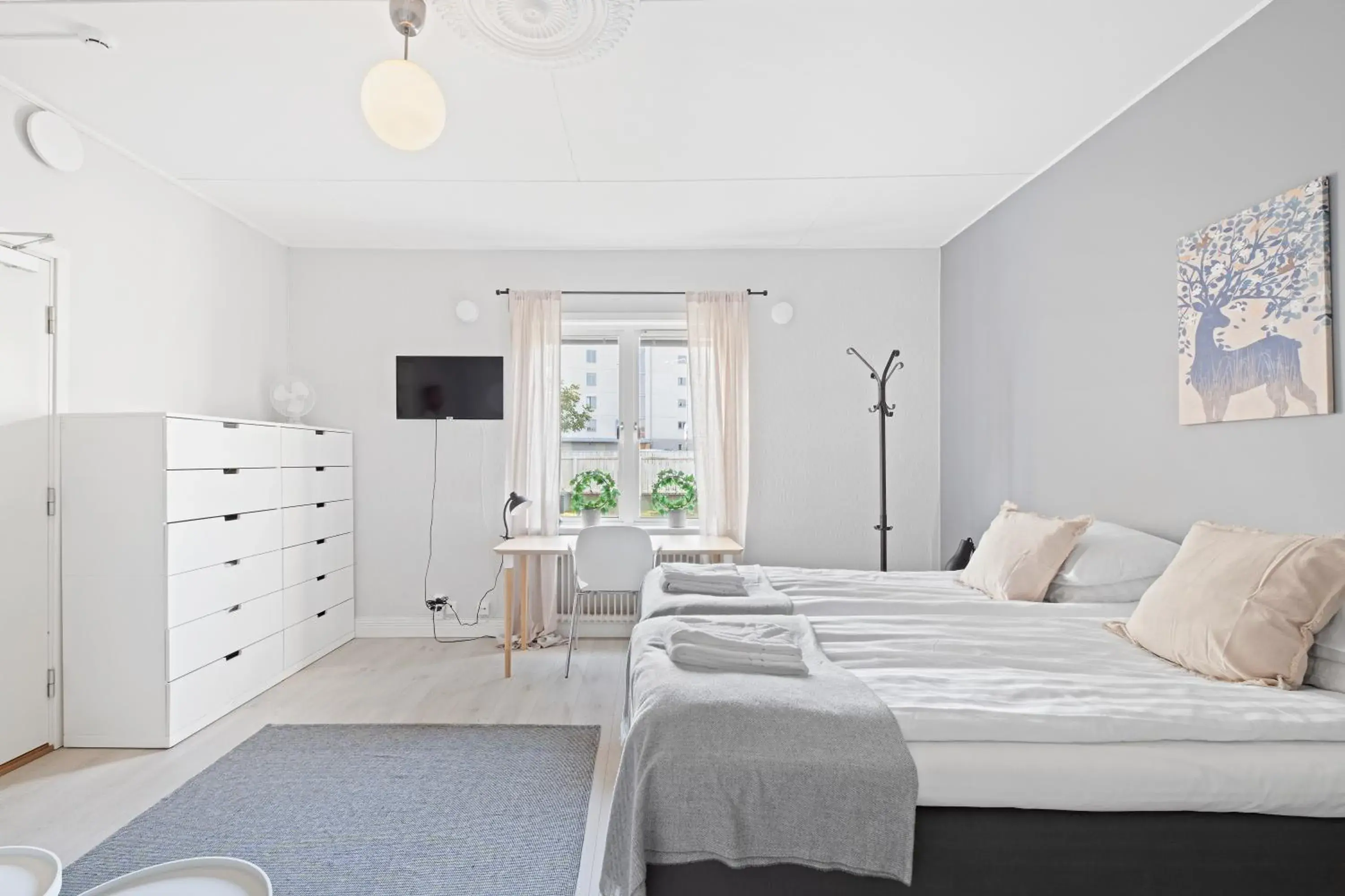 Double Room with Shared Bathroom in Uppsala Lägenhetshotell Double Room with Shared Bathroom in Uppsala Lägenhetshotell