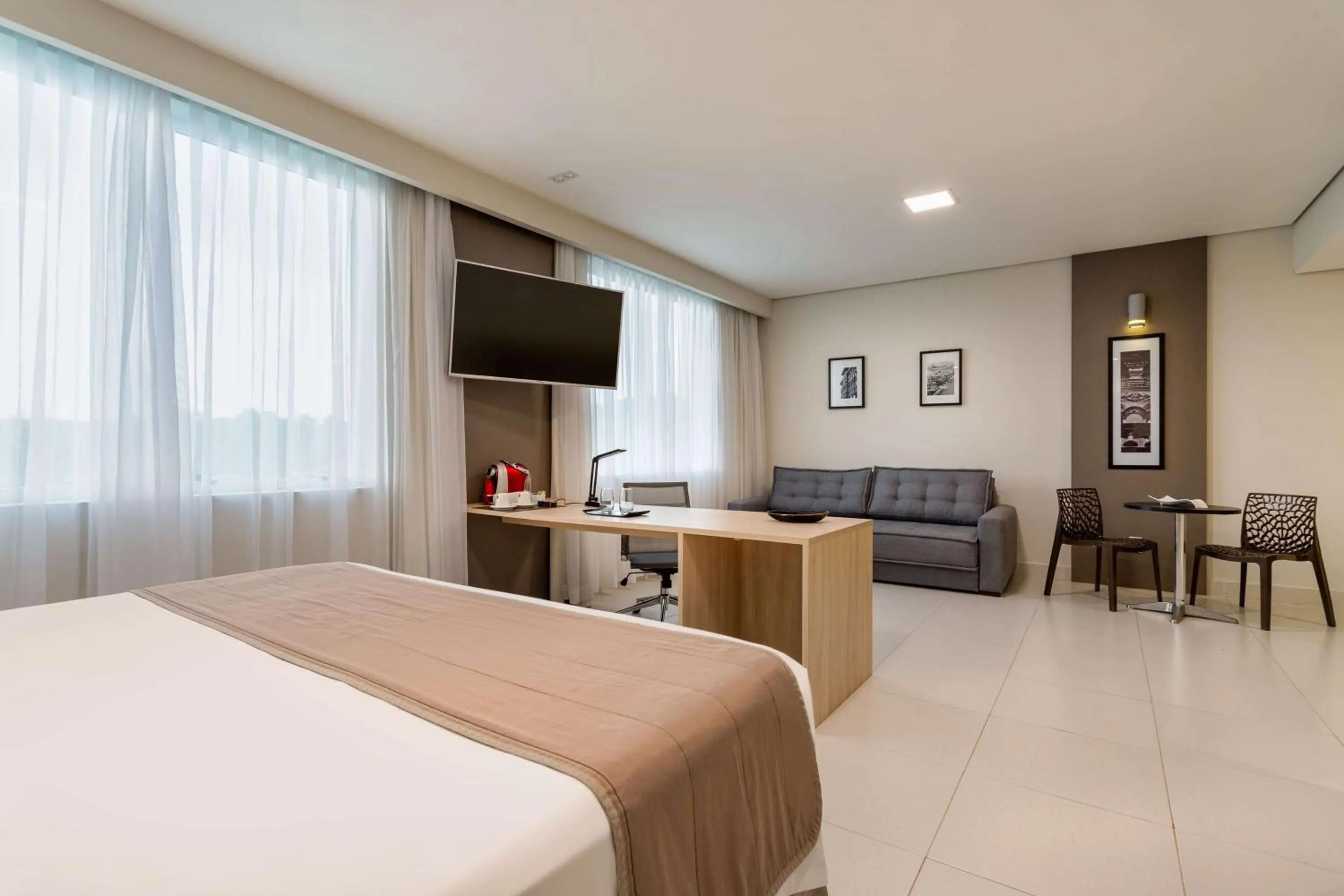 Photo of the whole room, Bed in TRYP by Wyndham Manaus Aeroporto