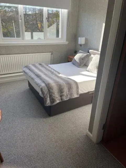 Budget Double Room in West Park Hotel Budget Double Room in West Park Hotel