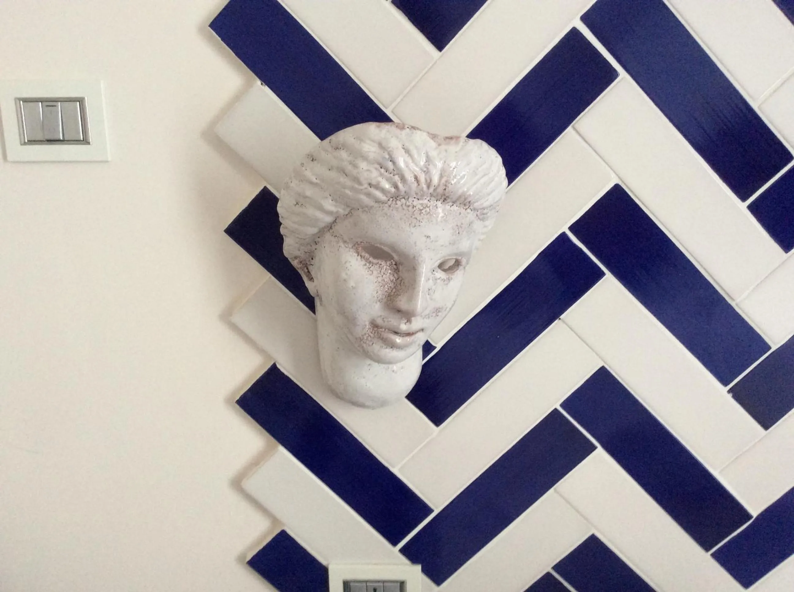 Decorative detail in Moo