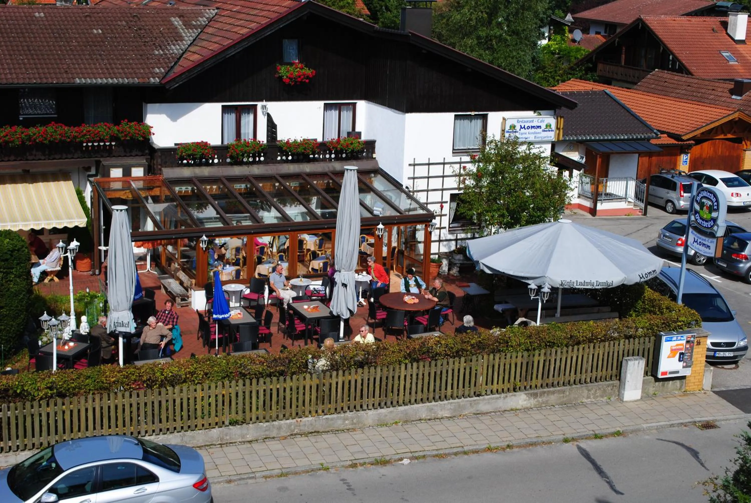 Restaurant/places to eat in Hotel Gasthof Momm