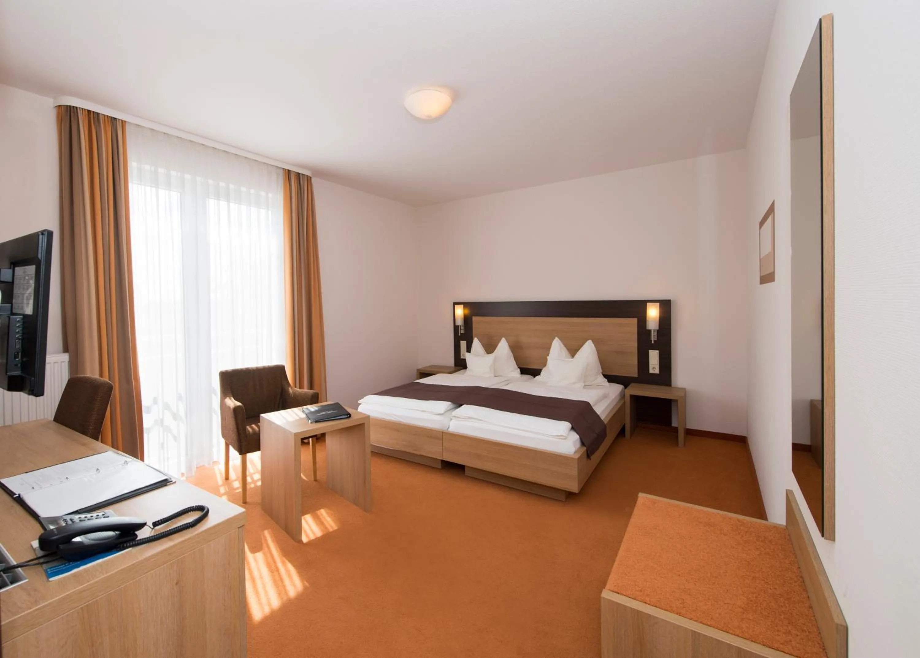 Photo of the whole room, Bed in Landhotel Hopp Garni