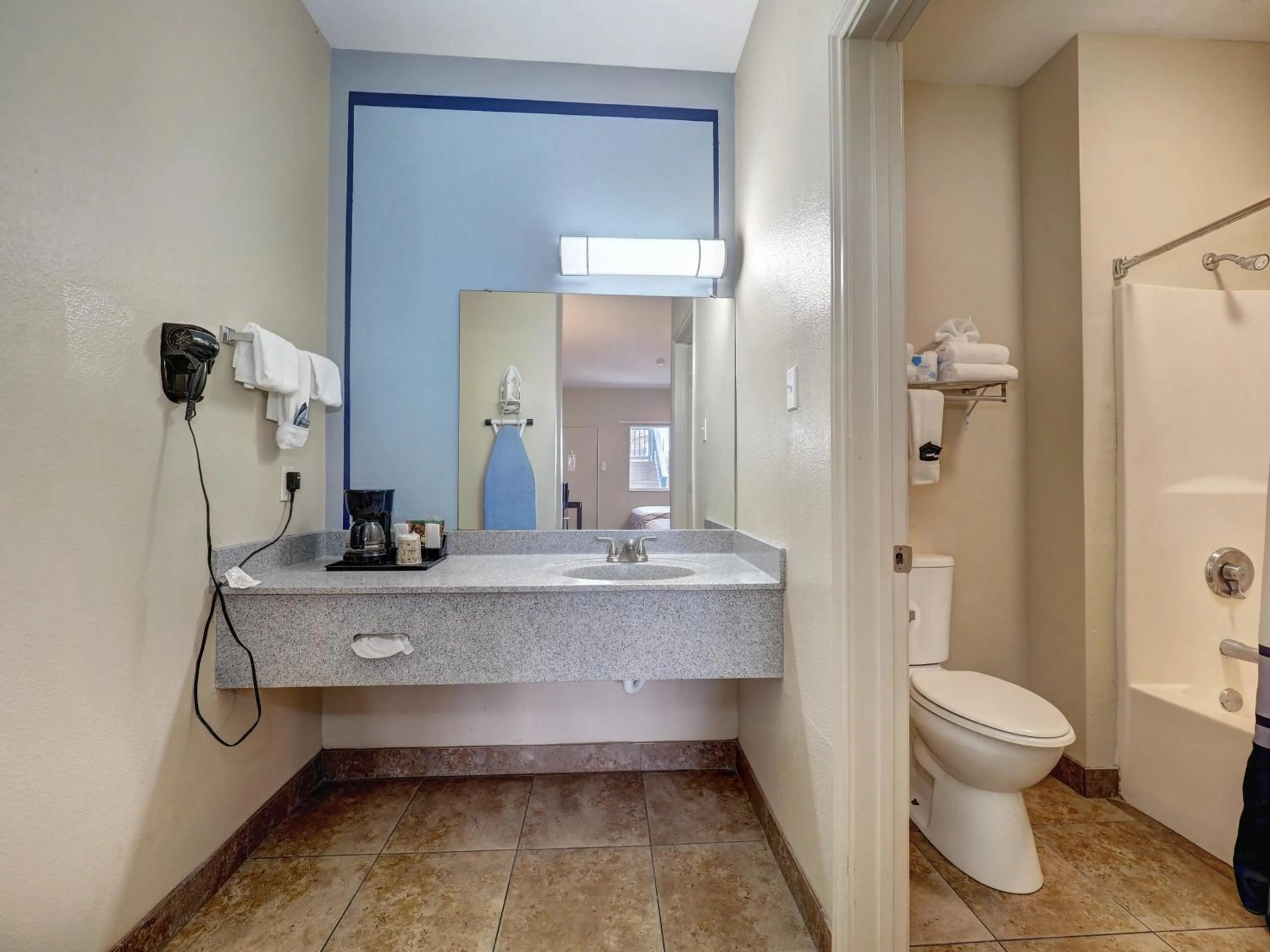 Bathroom in Alister Square Inn