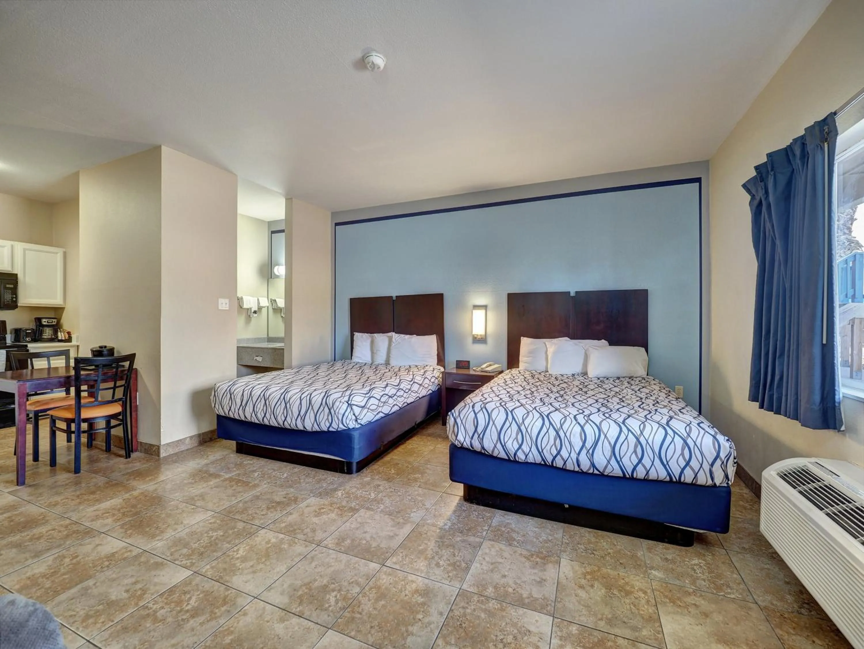 Bed in Alister Square Inn