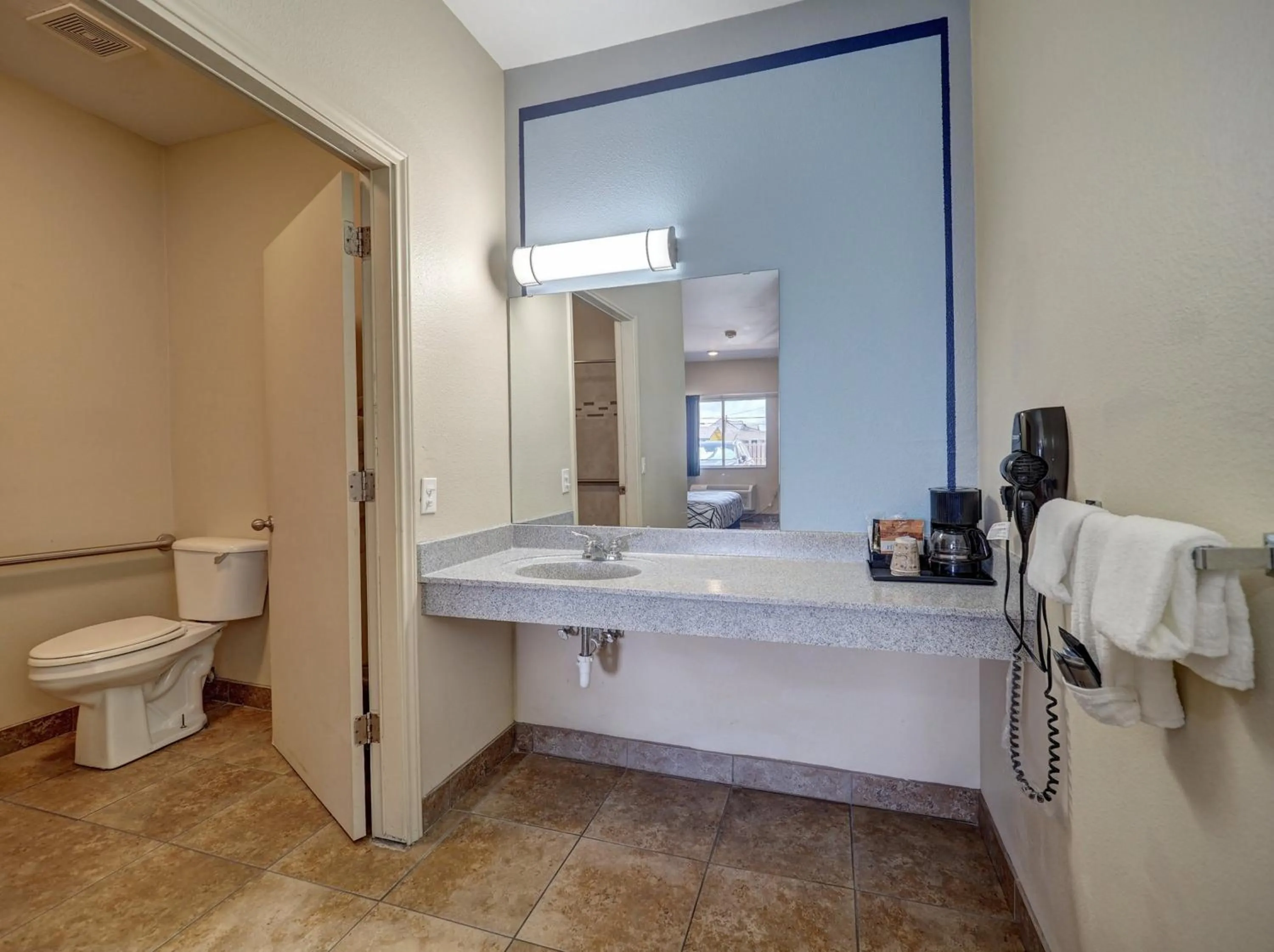 Bathroom in Alister Square Inn
