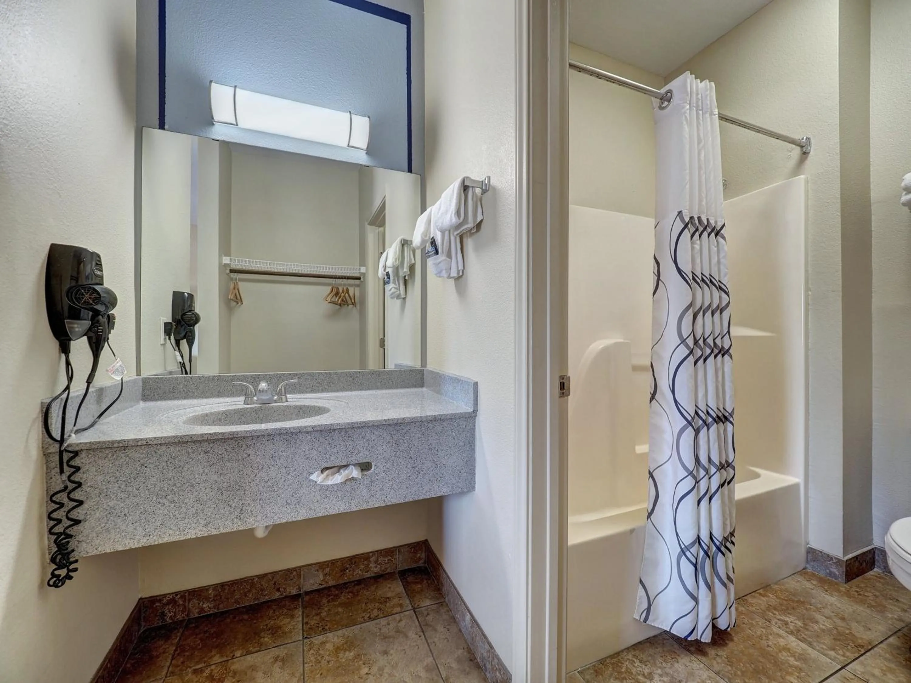 Bathroom in Alister Square Inn