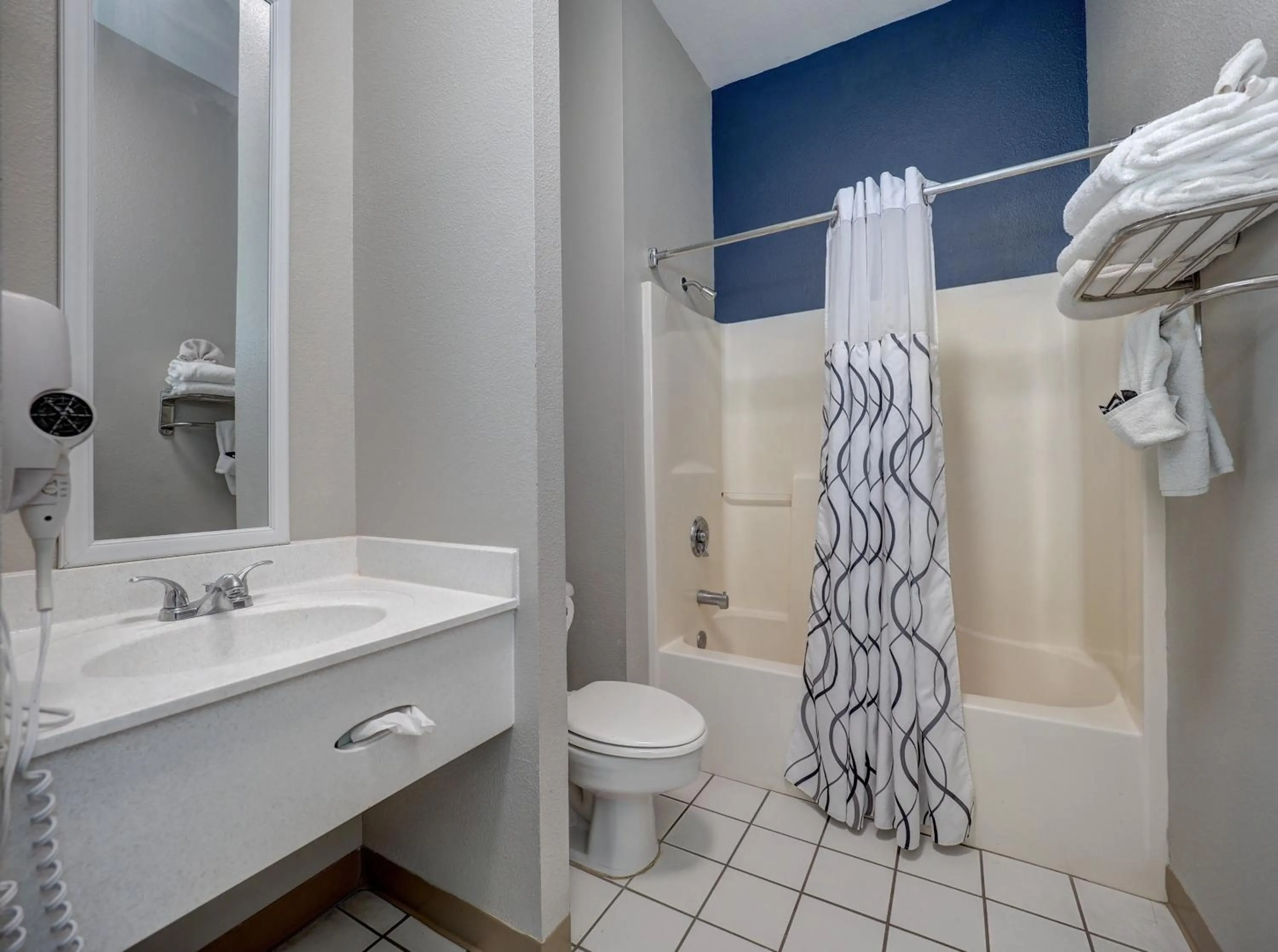 Bathroom in Alister Square Inn