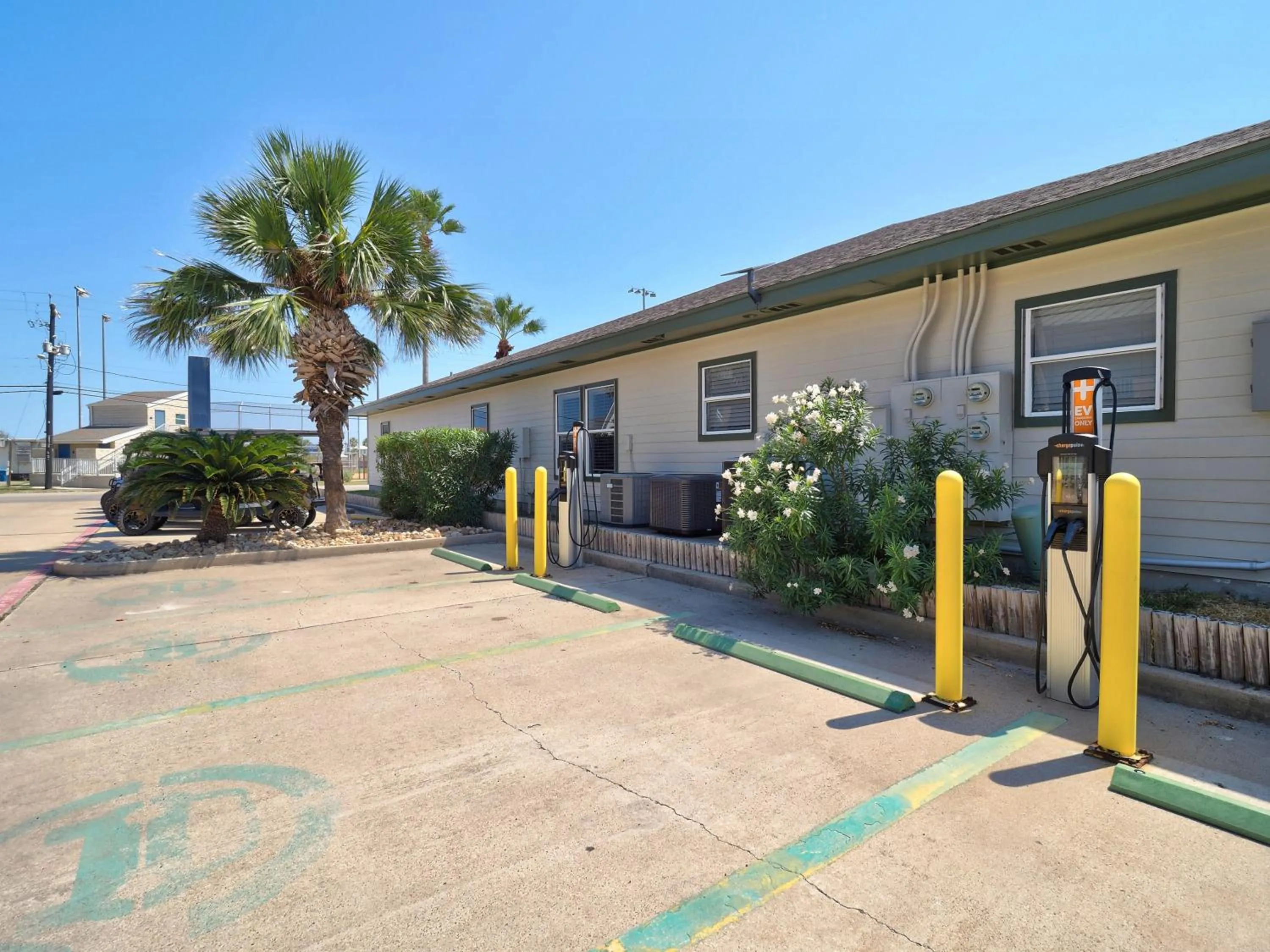 Property building in Alister Square Inn