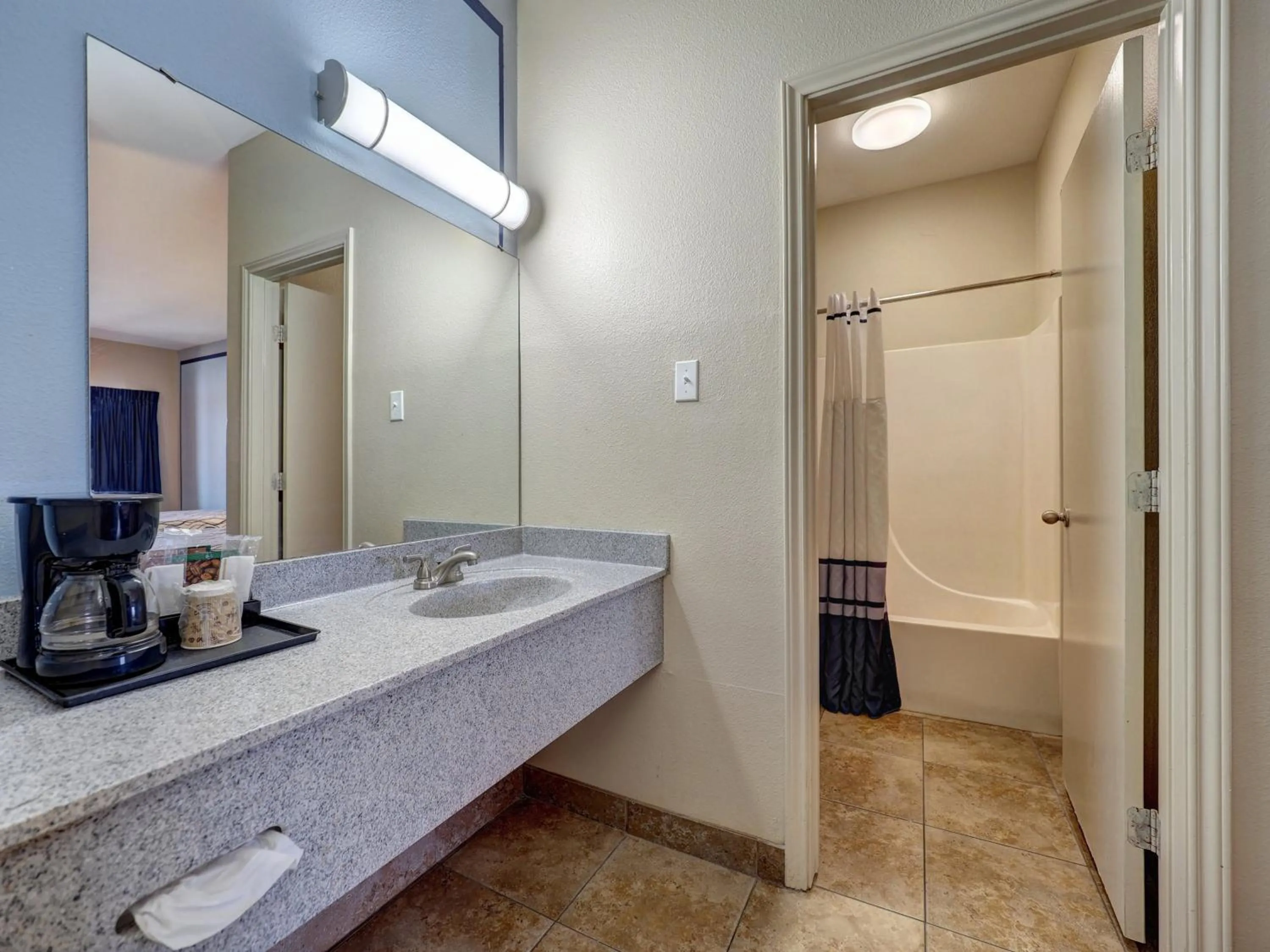 Bathroom in Alister Square Inn